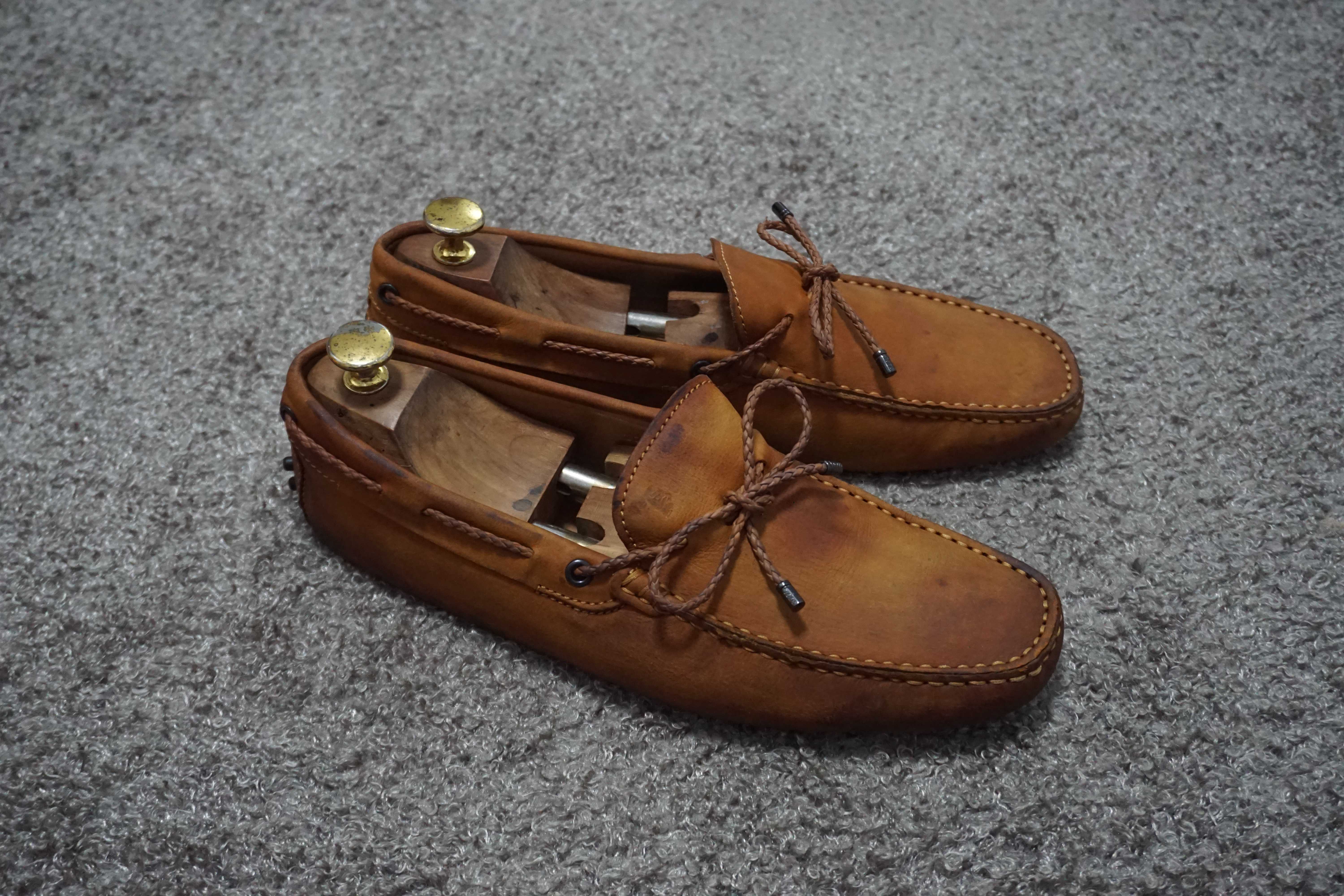 TOD'S Gommino Driving Shoes size 6.5