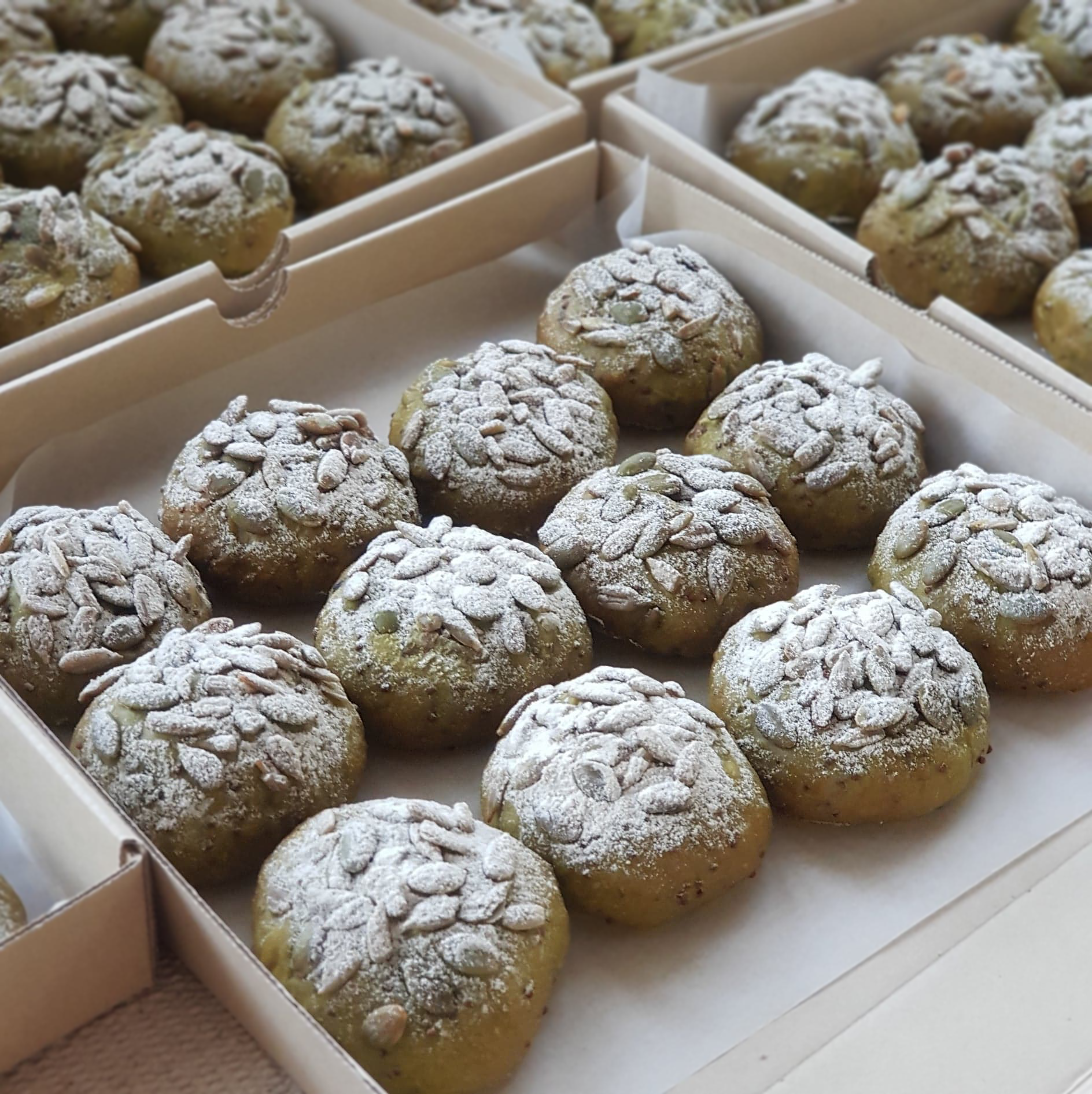 ปังมัทฉะดาร์กช็อค (Matcha Choco Snowball)