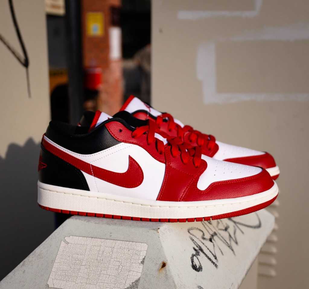 Nike Air Jordan 1 Low Chicago Bulls