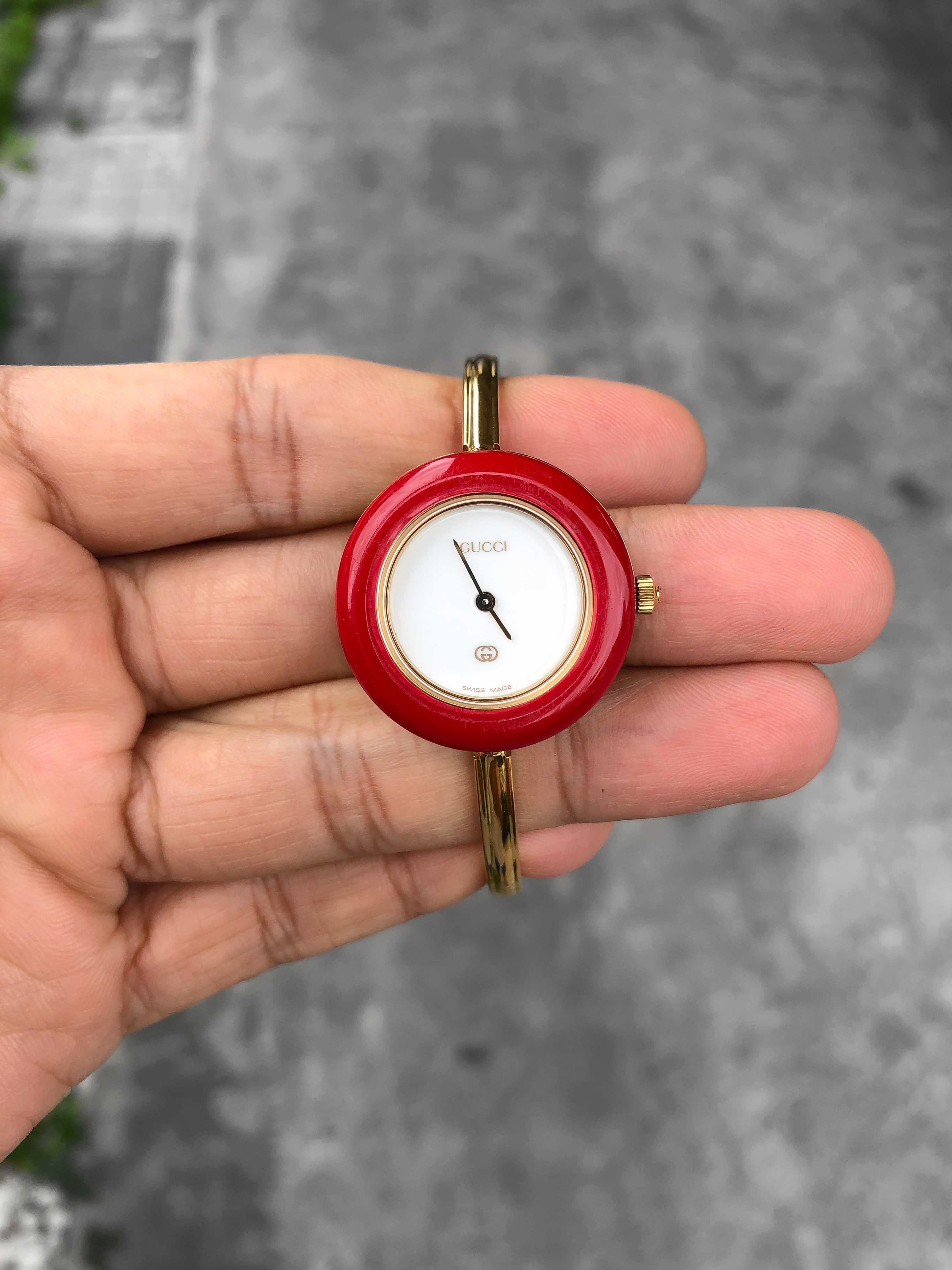 Gucci Lady Size Quartz กำไล เรือนทอง หน้าขาว