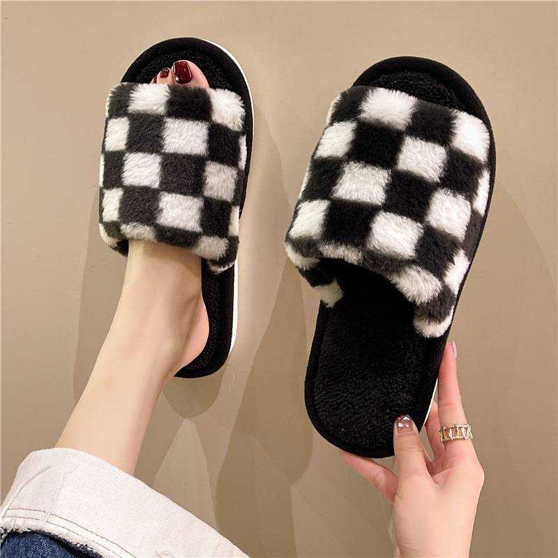 slipper รองเท้าใส่ในบ้าน ตารางหมากรุก