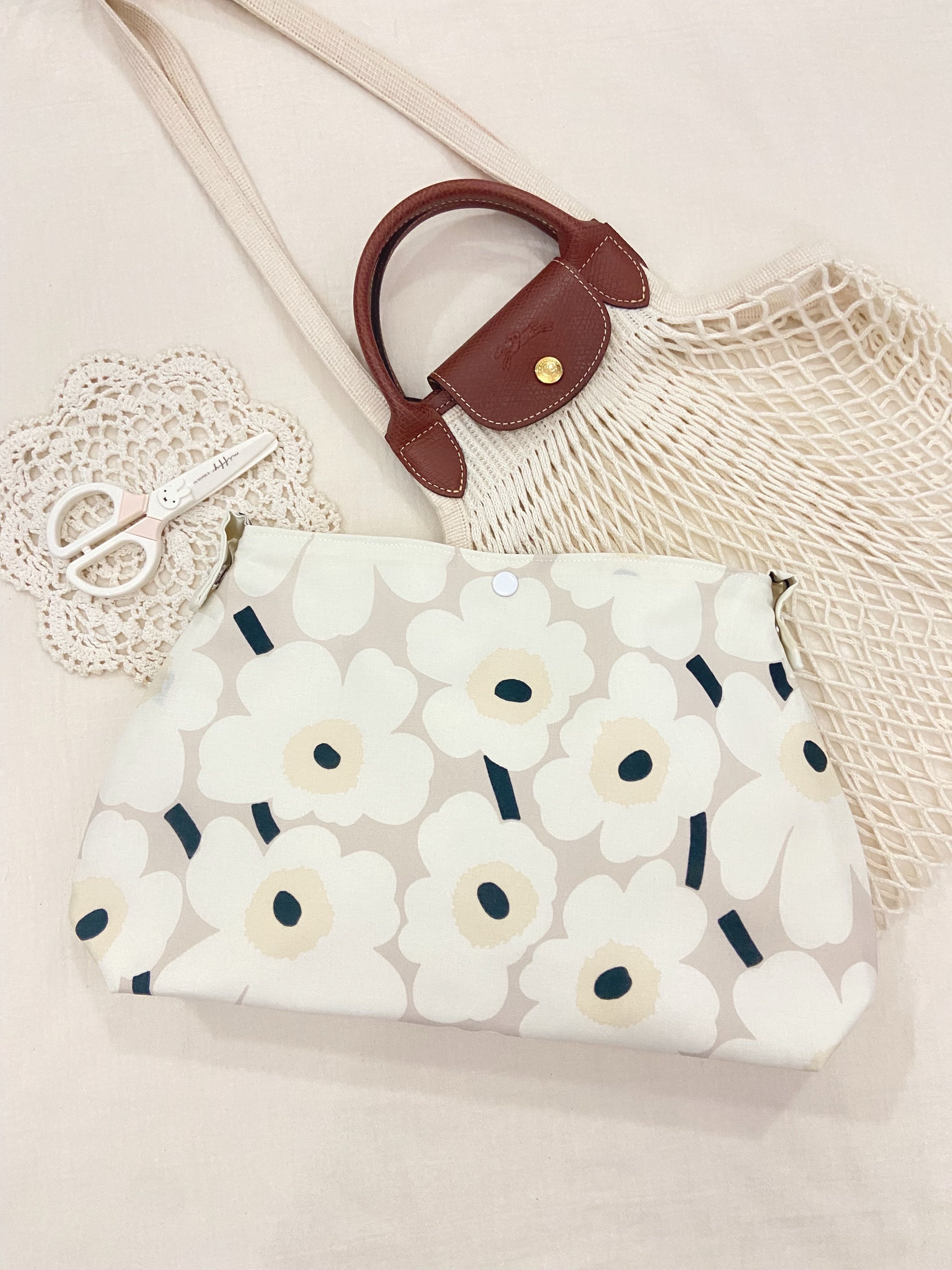 Bag in Bag กระเป๋าไส้ในไซส์ S ผ้าMarimekkoแท้ สีครีม☁️ 📌 จัดส่งหลังจากกดสั่ง 7-10วัน