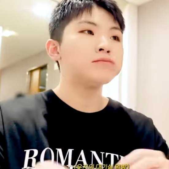 เสื้อ GARDENER CLUB TEE BLACK แบบ #WOOZI #อูจี