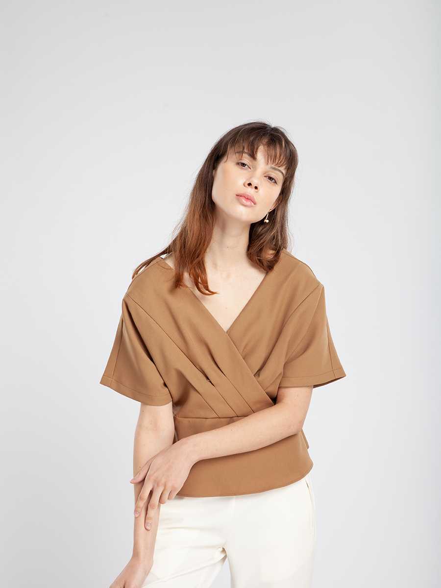 QueenCows เสื้อให้นม Cesca Crop Top (Brown)