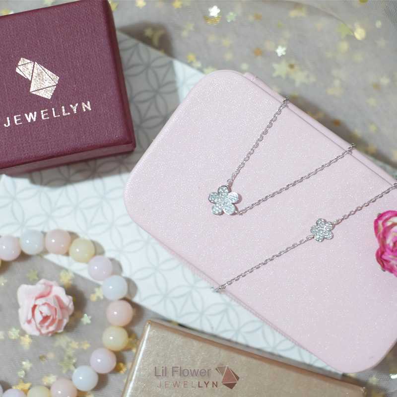 SET Lil Flower Necklace and Bracelet