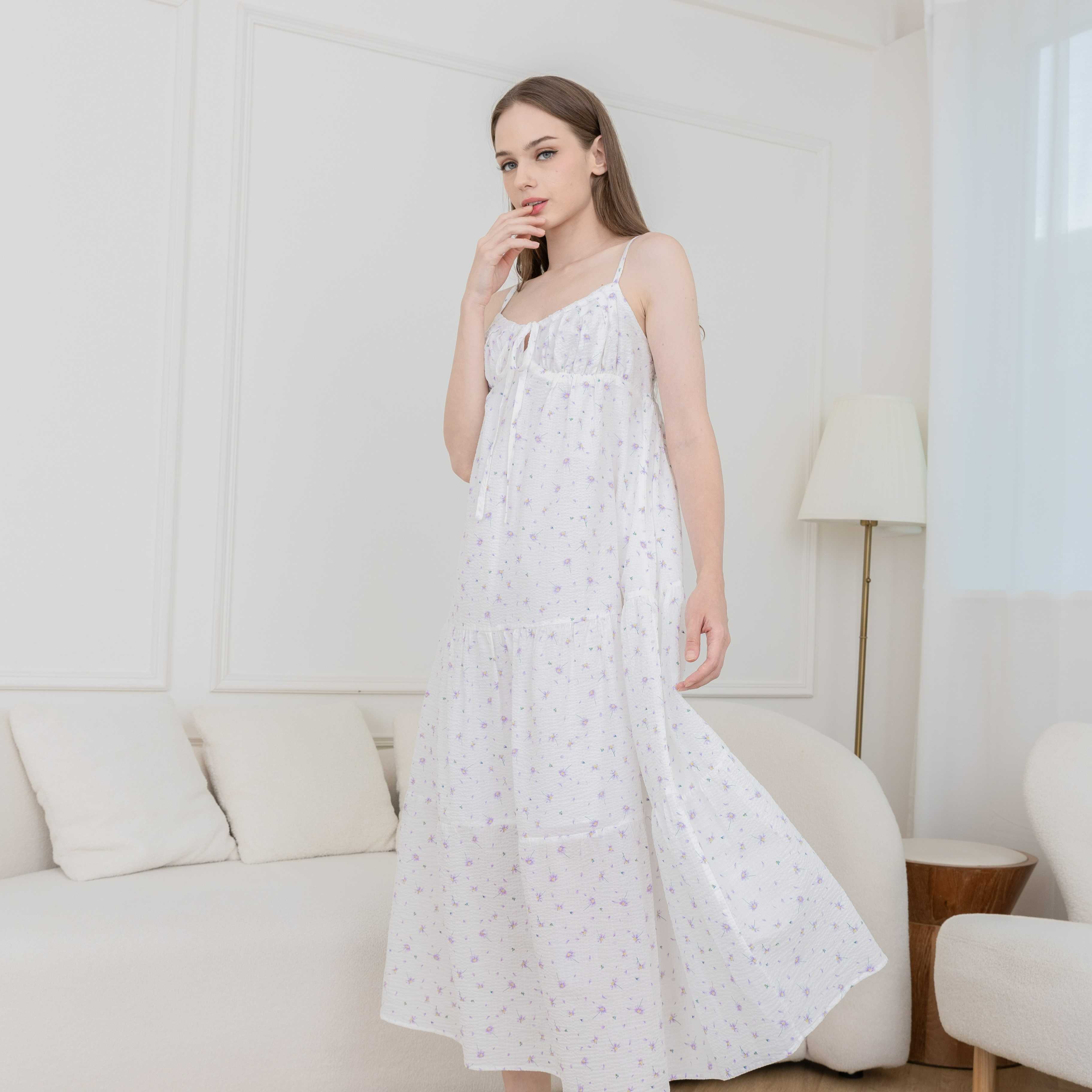เดรสยาวปักลายดอกไม้สีเทา / Grey Floral Embroidered Long Dress