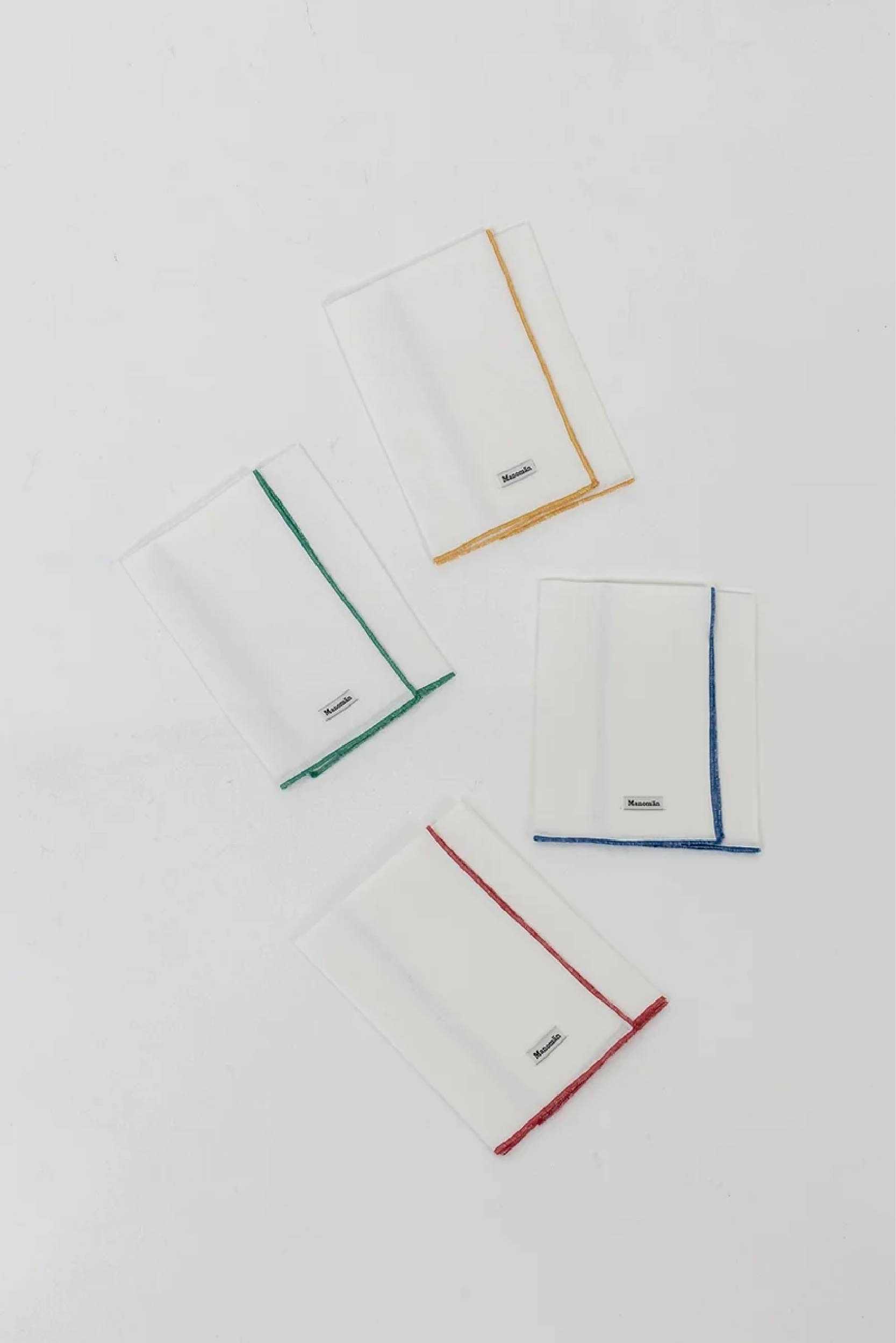 ชุดผ้าเช็ดปากรูปสี่เหลี่ยมแบบมีขอบตกแต่ง Square Napkin Set With Contrasting Edge