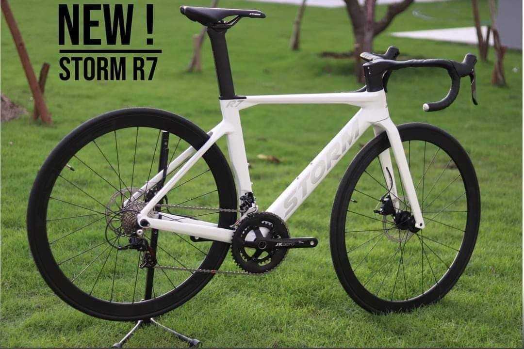 จักรยานเสือหมอบ STORM R7 คาร์บอน Disc Brake 2023 จาก PINELLI