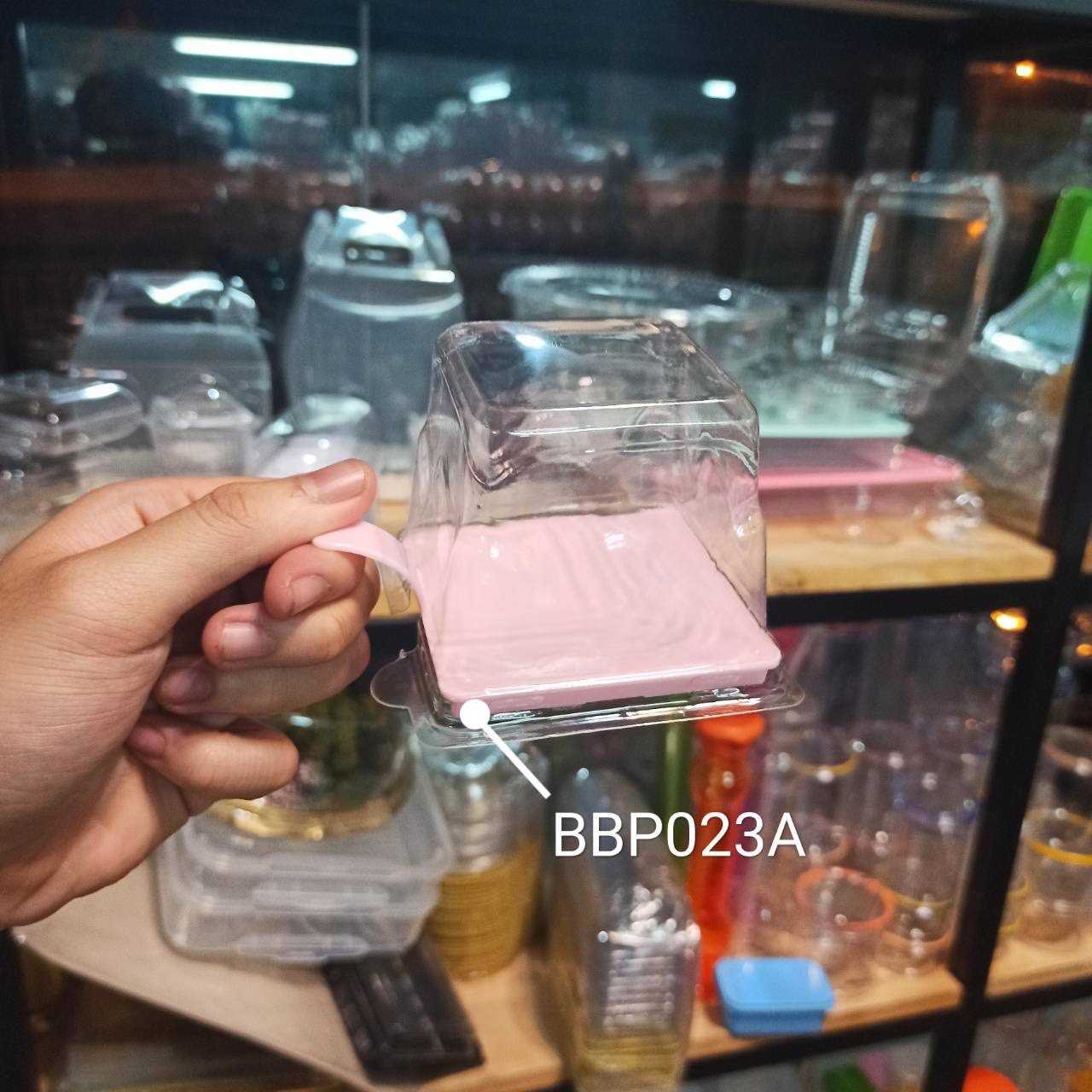 P161BBP023A กล่องเค้กเหลี่ยมชมพู 7ซม.(ห่อ5ชุด)