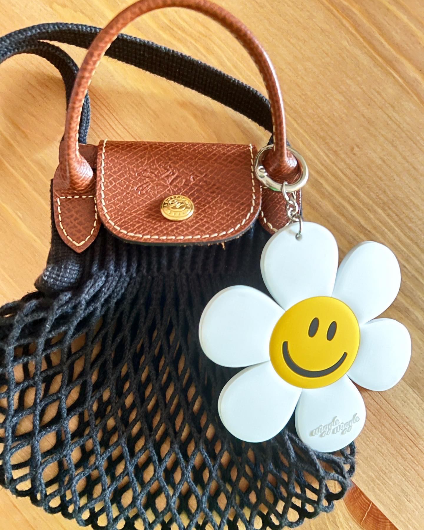 🇰🇷 Korea wigglewiggle Smile We Love BiG Soft Keyring   Size  W 11 X H 10 cm Material  PVC