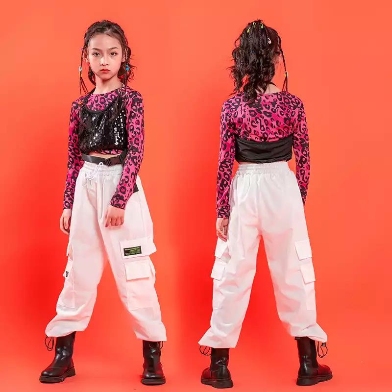 ชุดเต้น ชุดแดนซ์ สไตล์แบลคพิงค์ เสื้อแขนยาวสีชมพู+กางเกงขายาวสีขาว สินค้าเข้าประมาณ 5/12/22