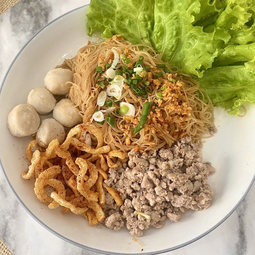 หมี่คลุกสูตรคุณแม่ (Grab express only) 