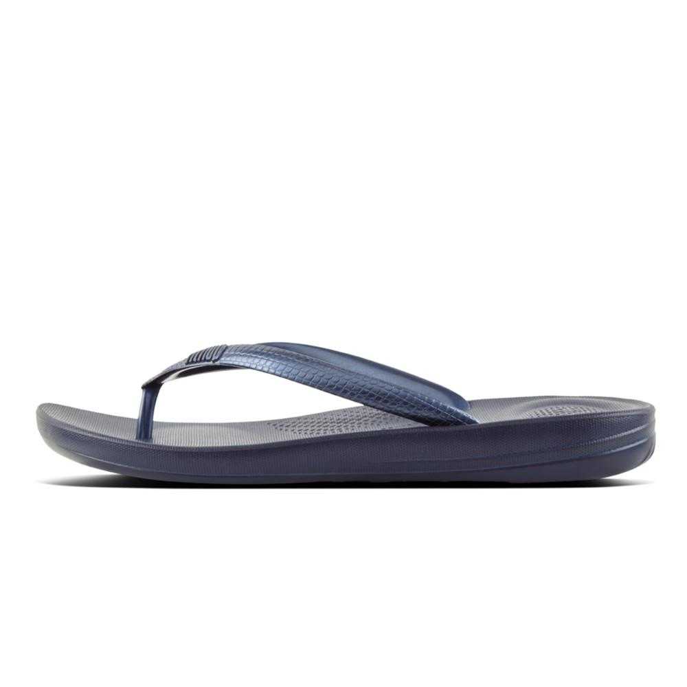 FITFLOP Women's IQUSHION Ergonomic Flip-Flops -Navy [W] NEA รองเท้าแตะ  ผู้หญิง ฟิตฟลอป แท้ E54