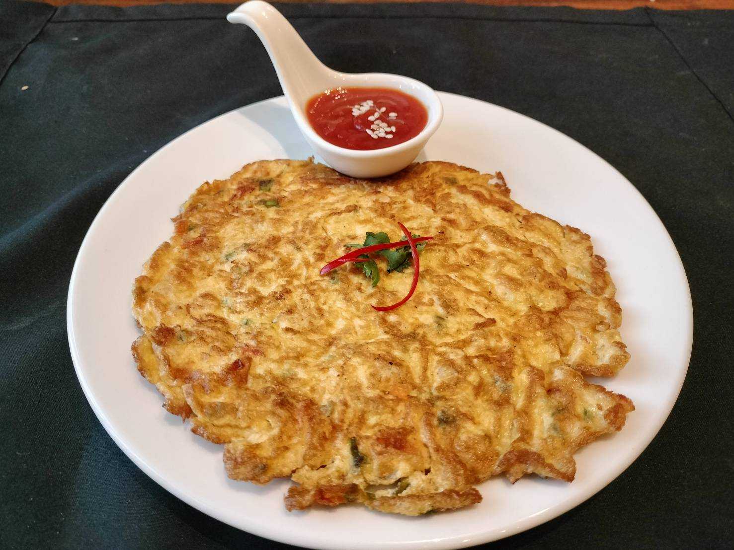 ไข่เจียวอกไก่สับ/Minced chicken breast Omelet