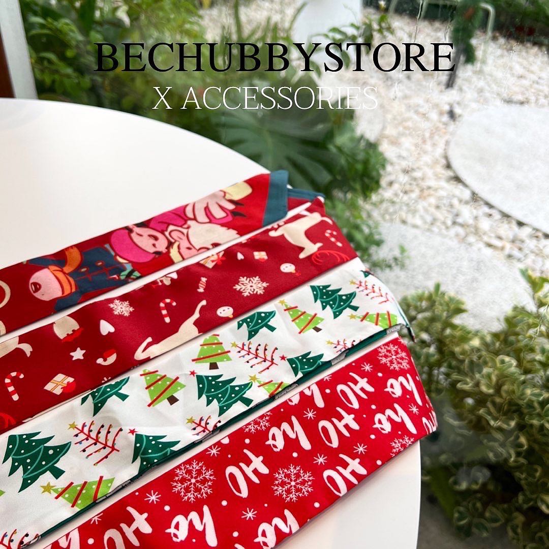 “Christmas accessory” 