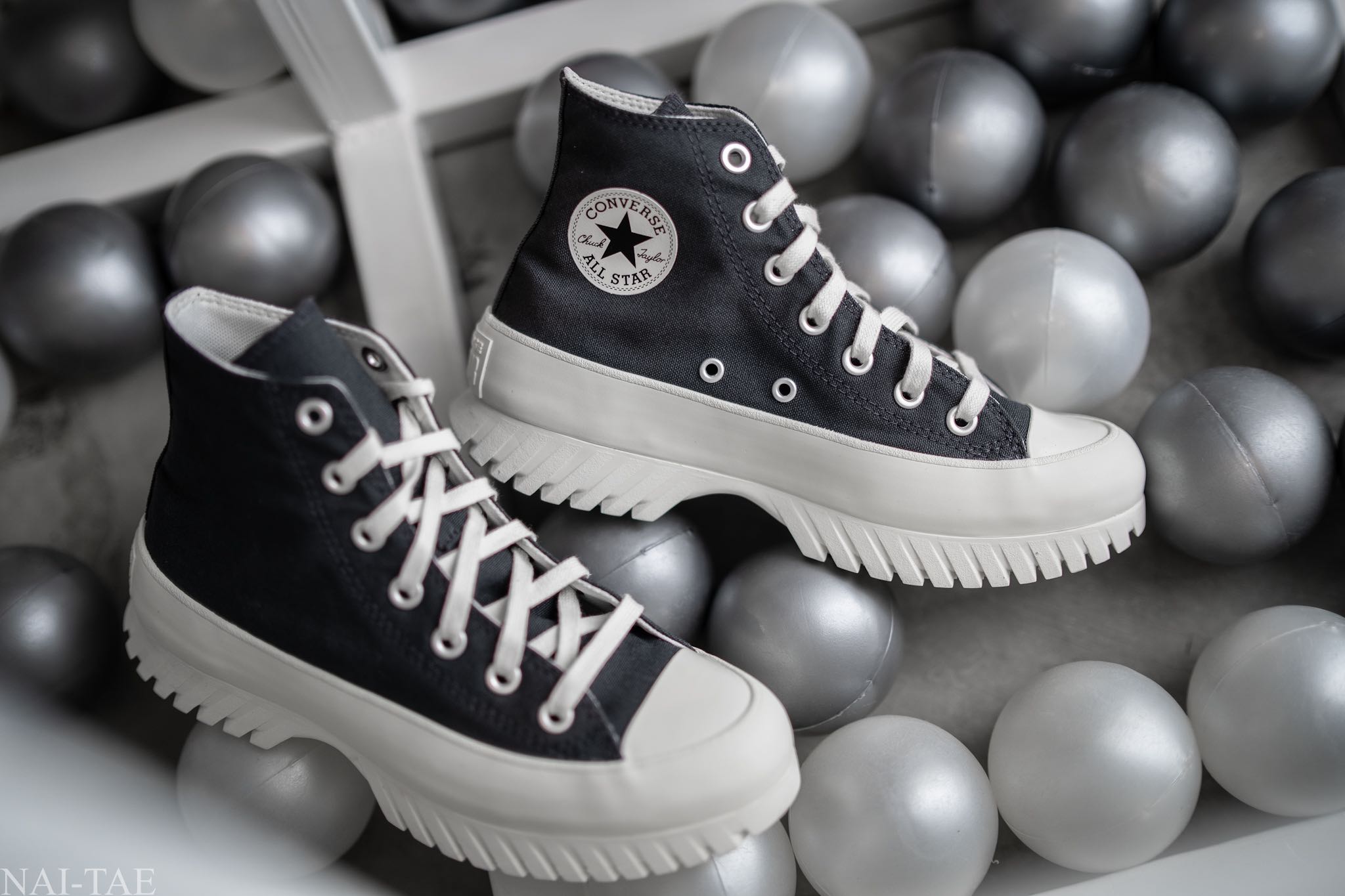 CONVERSE LUGGED 2.0 SEASONAL COLOR HI GREY