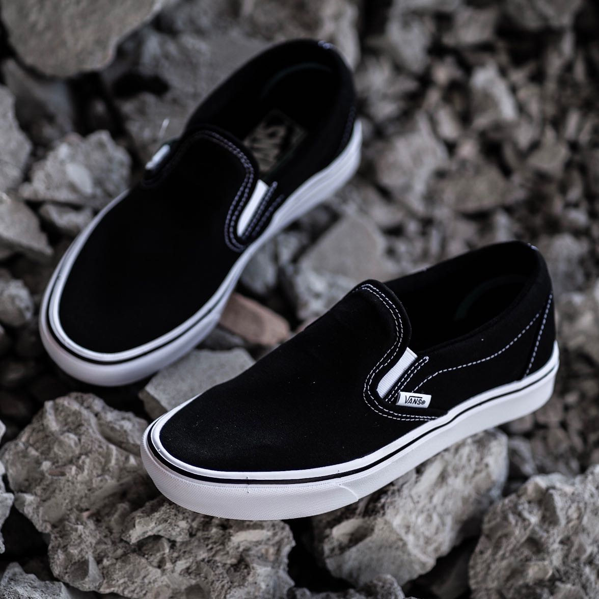 Vans Comfycush Slip-On (Black/White)