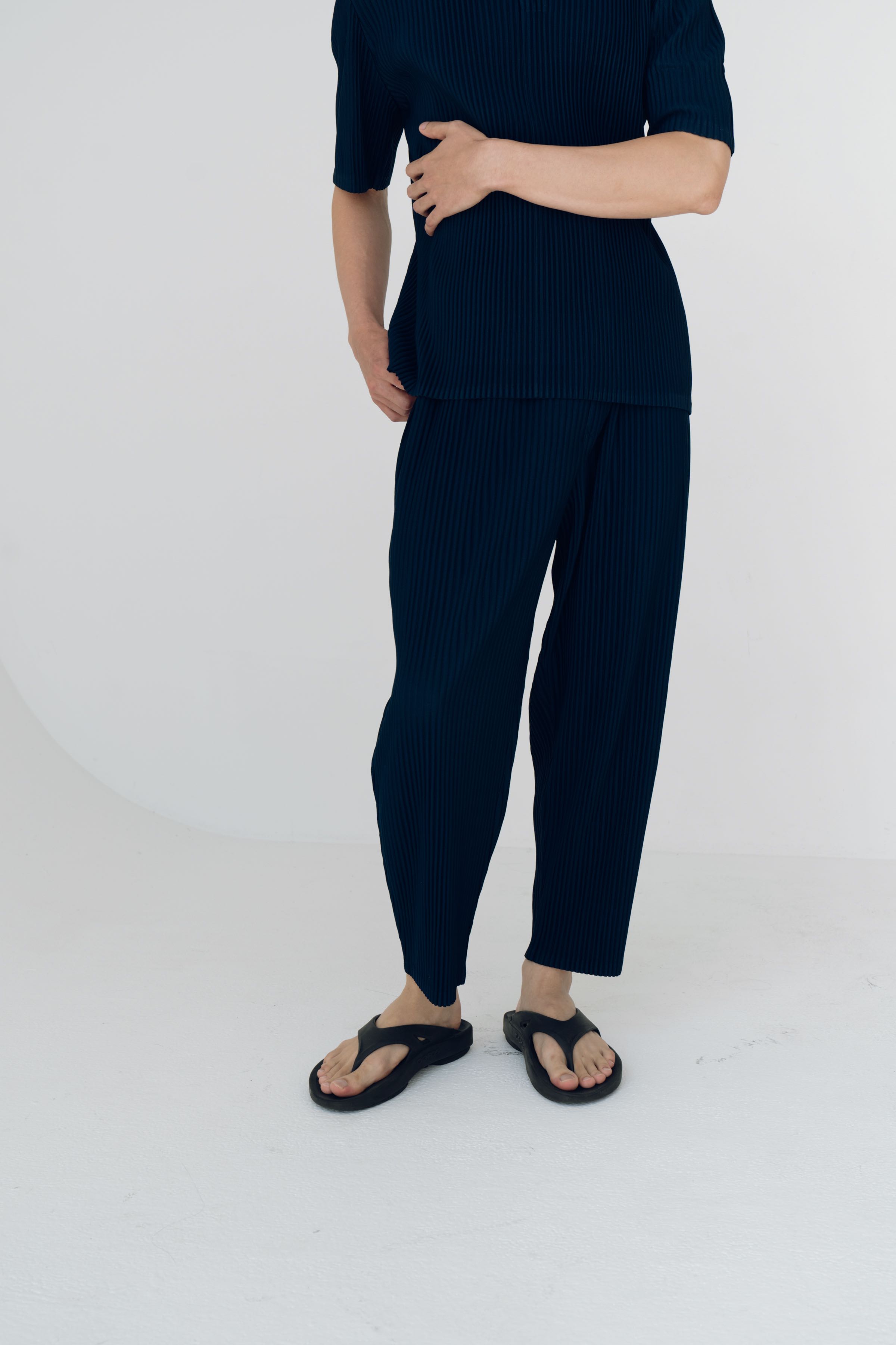 GDM02 Pleated pants