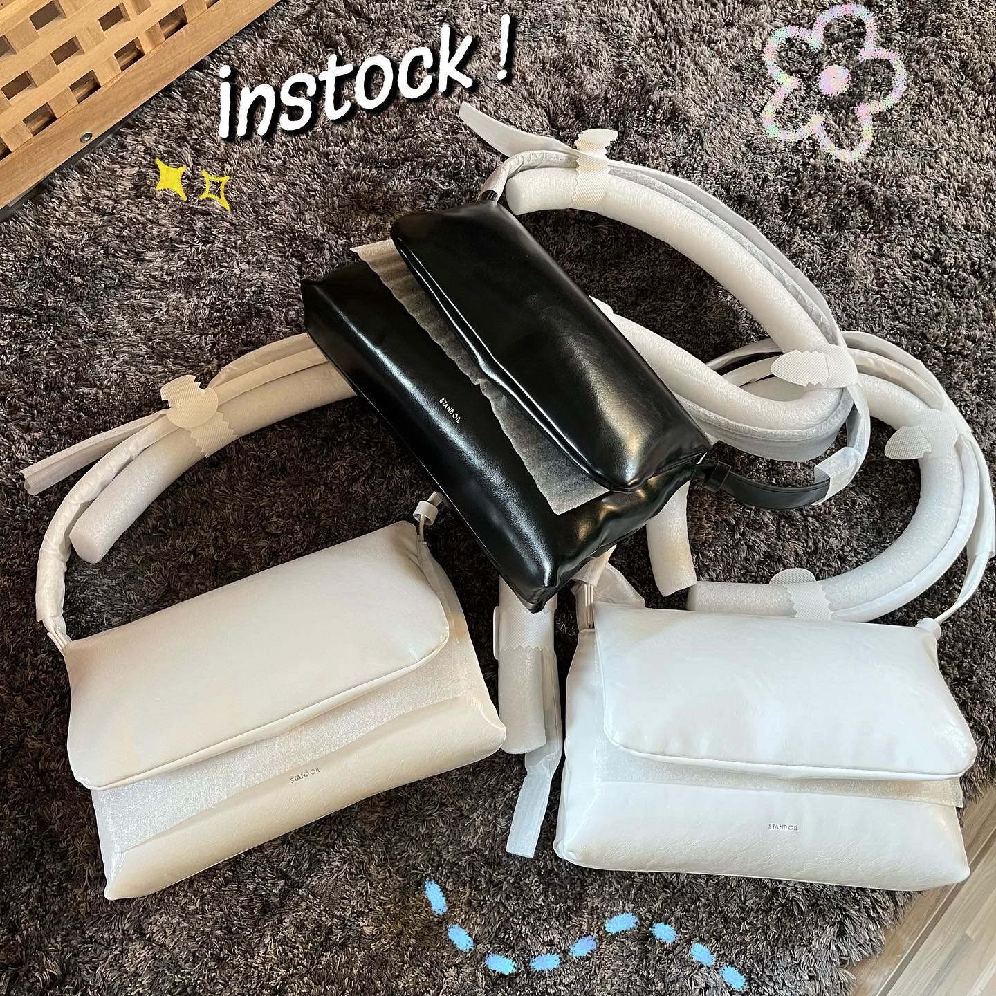 พร้อมส่ง Stand Oil fluffy mini - black🖤 & cream🤍