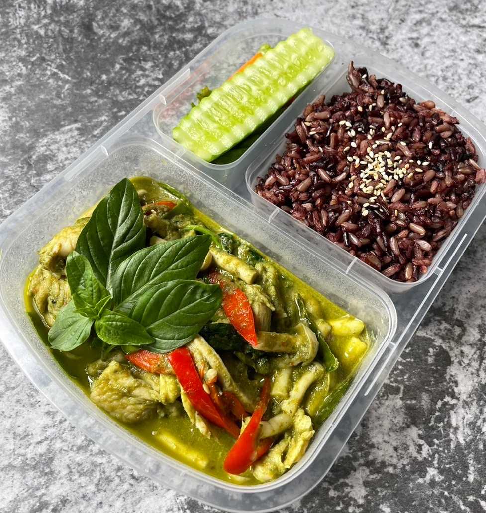 ข้าวเขียวหวานผัดเเห้ง - Stir Fry Green Curry FREE RICE
