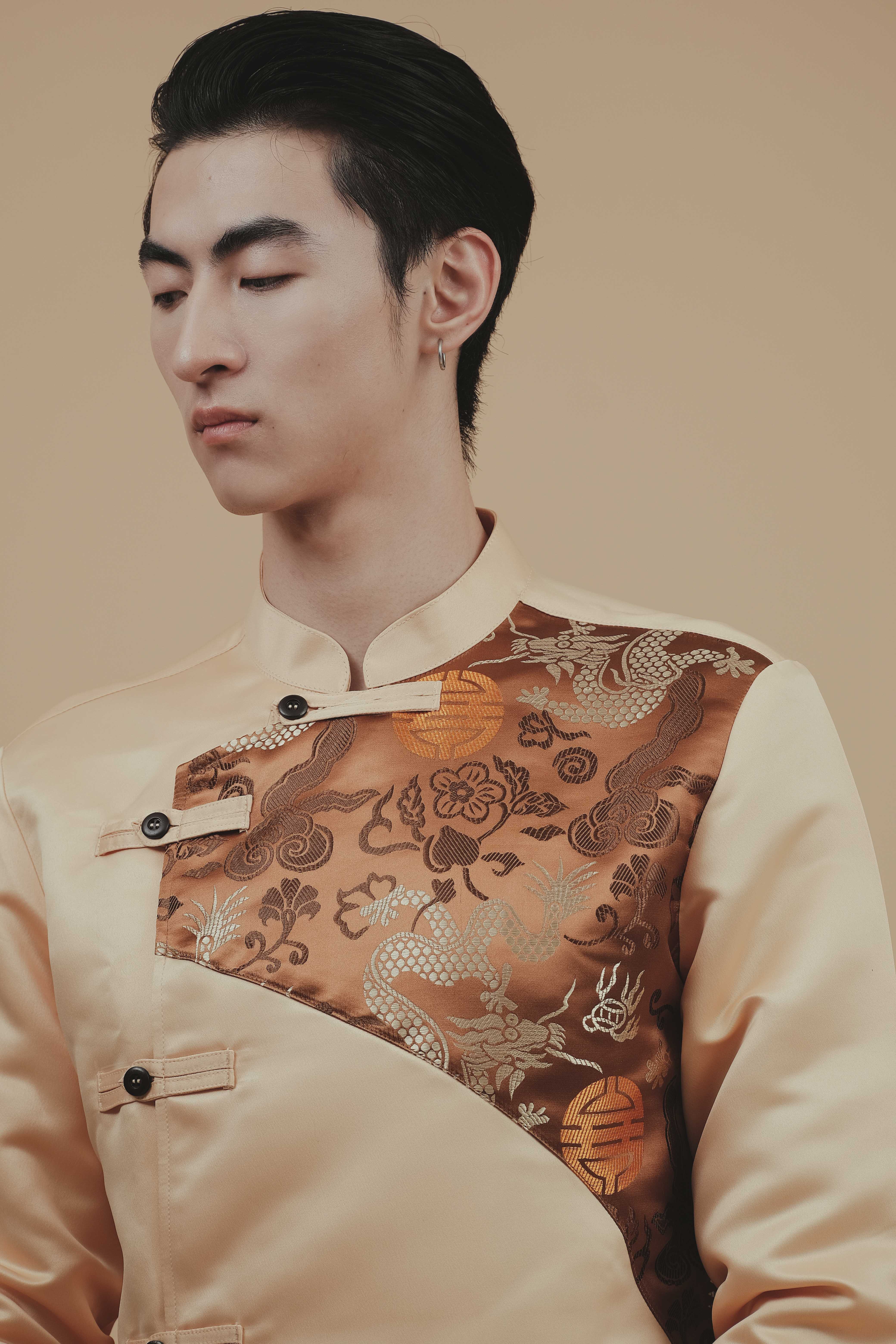 CNY 2023 เสื้อตรุษจีนผู้ชายสีครีมทองแต่งลาย รุ่น Tor