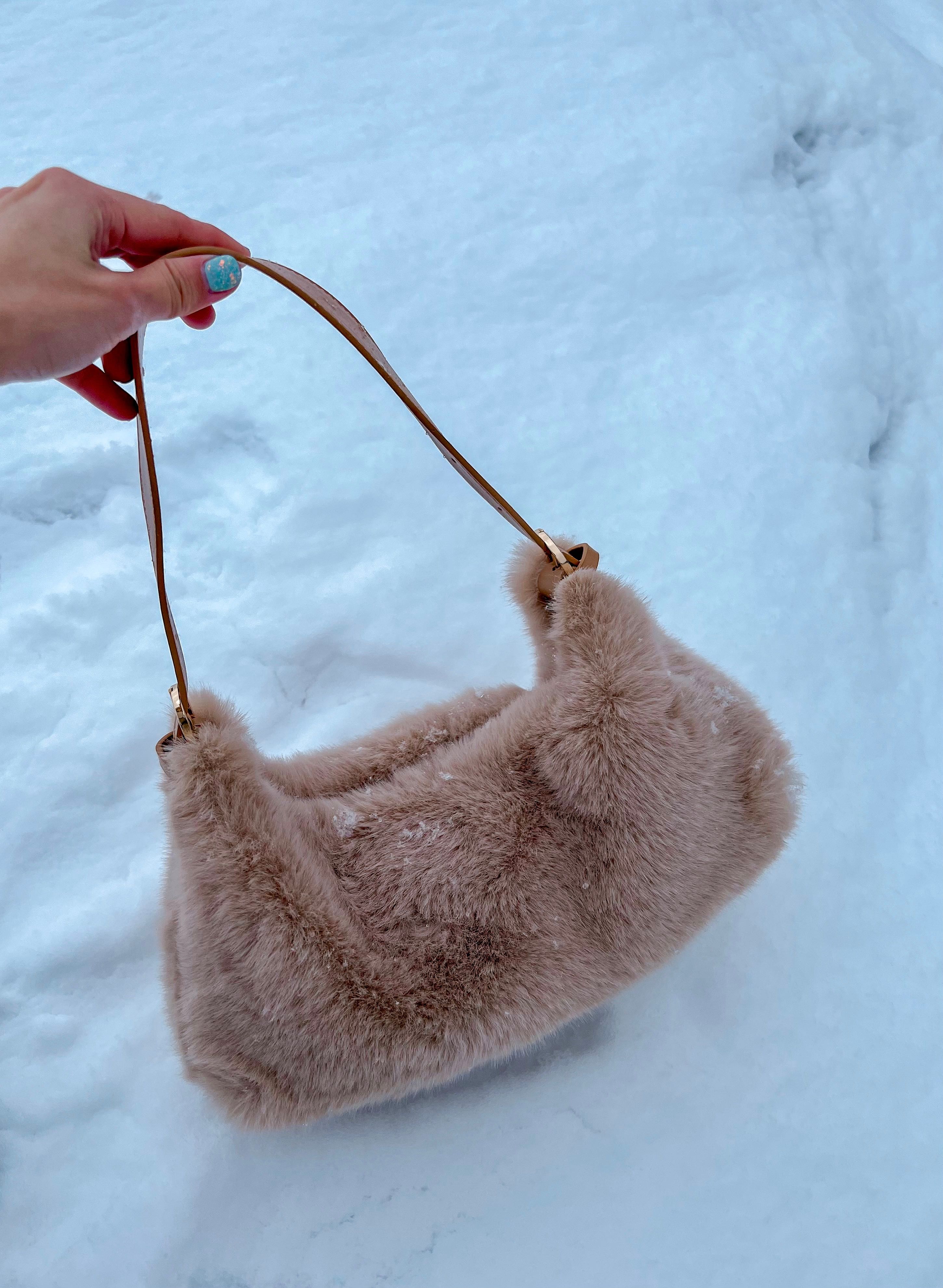 Snow fluffy bag กระเป๋าขนนุ่ม