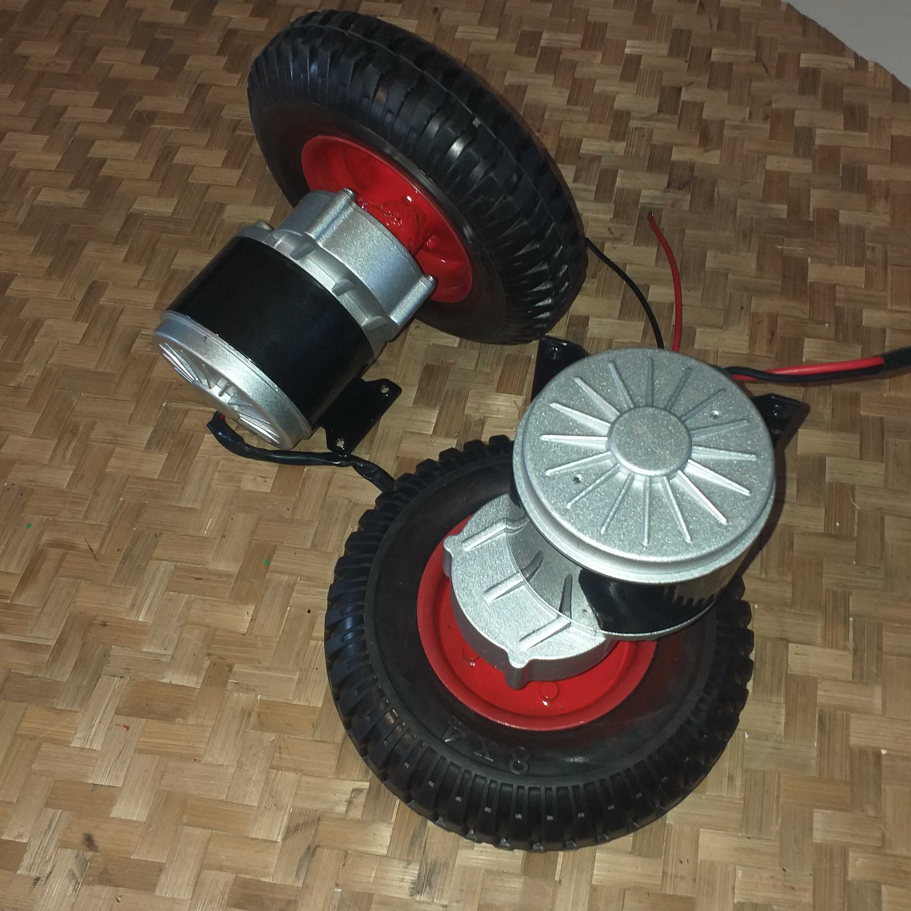 9.0K#8MG1215II-NP84H# 1คู่ 250W 12V + ดุม+ล้อ 8นิ้ว มอเตอร์เกียร์ ( ทำรถ วิทยุบังคับ)