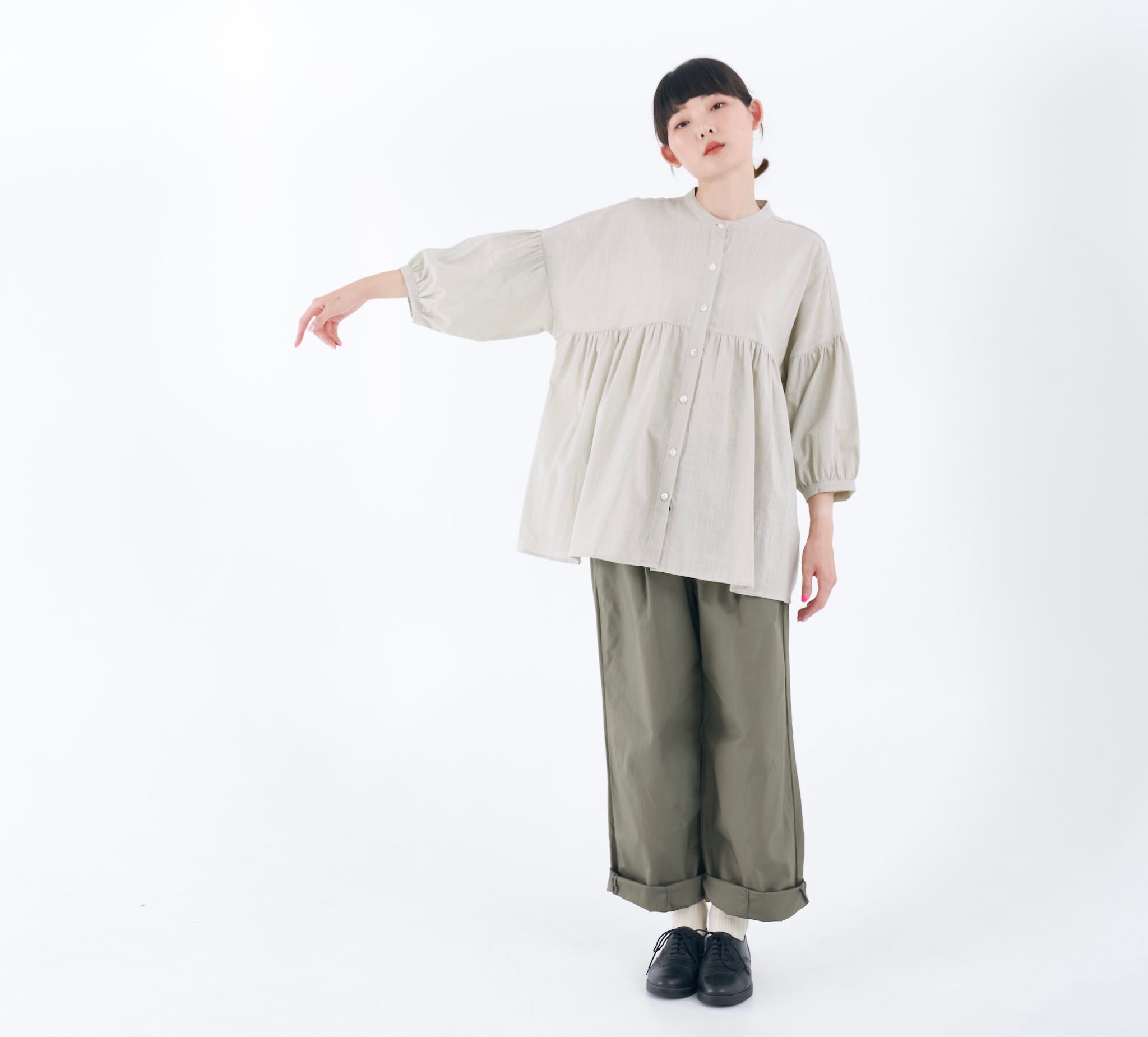  เสื้อคอจีน ทรงหลวม แขน3/4 - สีเบจ