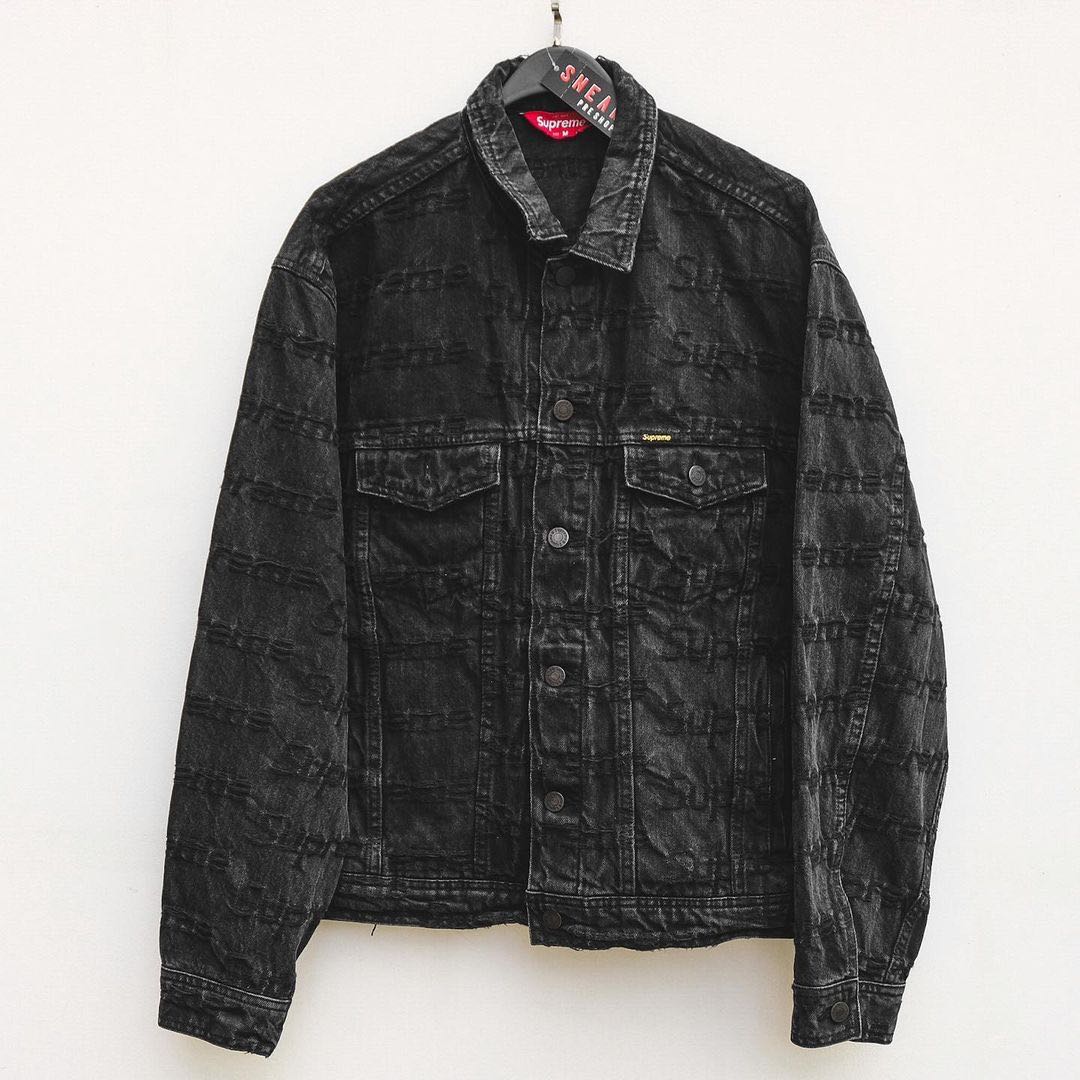 Supreme Frayed Logo Denim Trucker Jacket Black