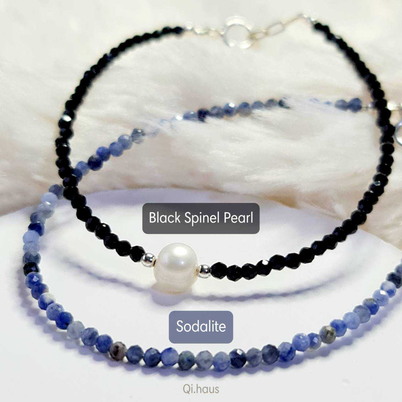QIHAUS Stone Bracelet สร้อยข้อมือ กำไลหิน minimal  Sodalite โซดาไลต์  + Black Spinel  นิลดำ มีมุก