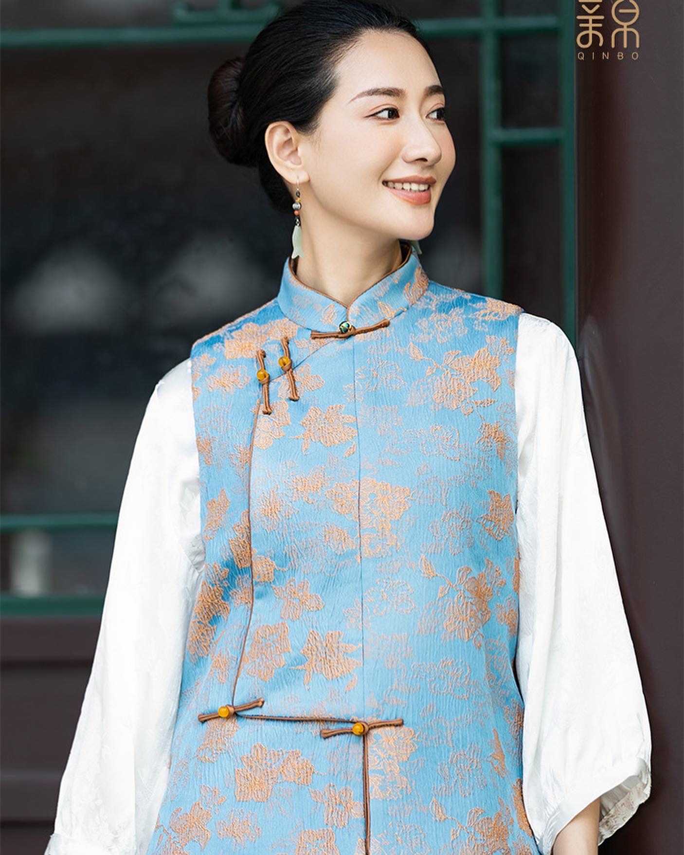 Blue new Chinese vest