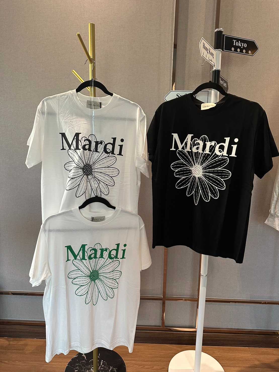 เสื้อยืด MARDI T-SHIRT