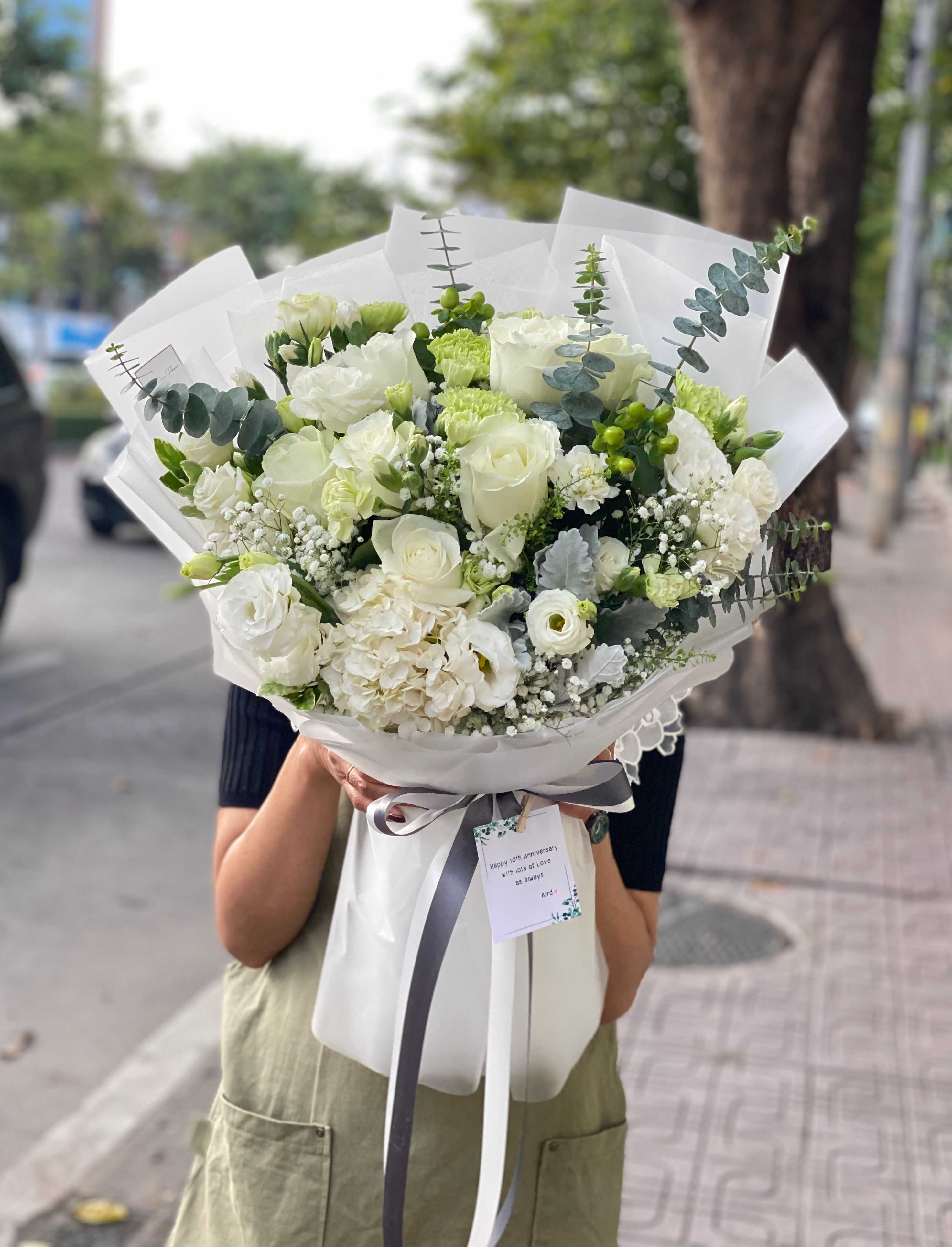 white bouquet