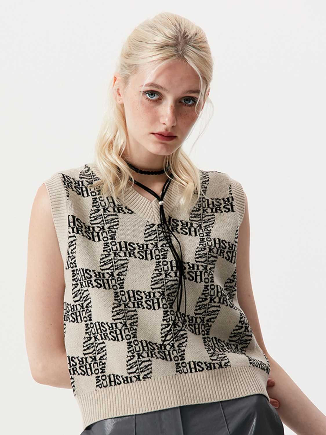 (พร้อมส่ง) Kirsh jacquard knit vest