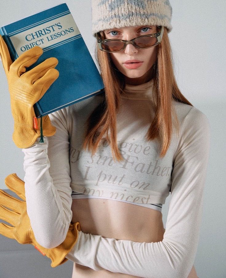 พรีออเดอร์ Sculptor Confession Underboob Turtleneck