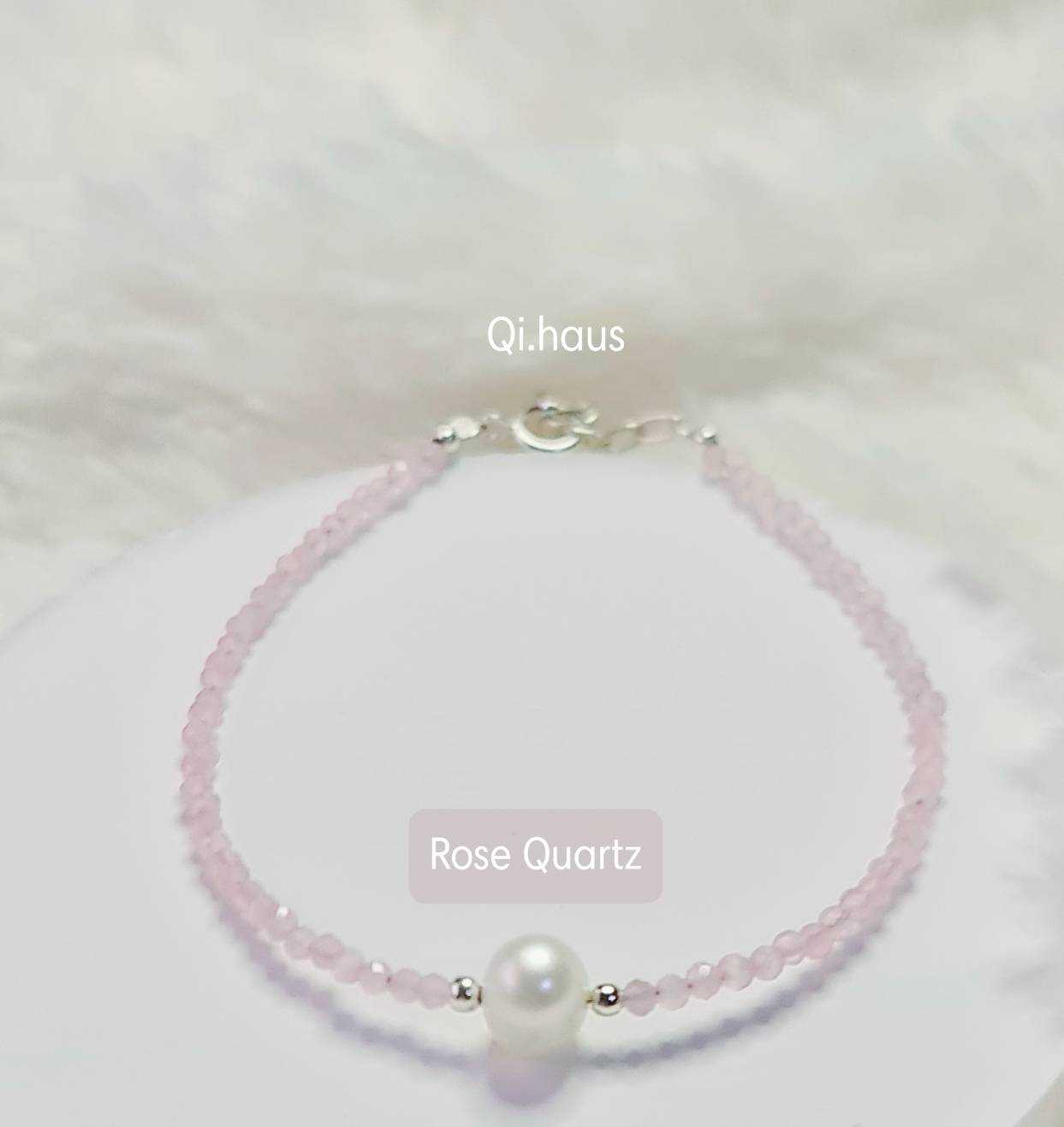 QIHAUS กำไลหิน มินิมอล โรสควอตซ์ มีมุก Rose Quartz with Pearl หินแห่งความรัก ความเมตตา/ สร้อยข้อมือ
