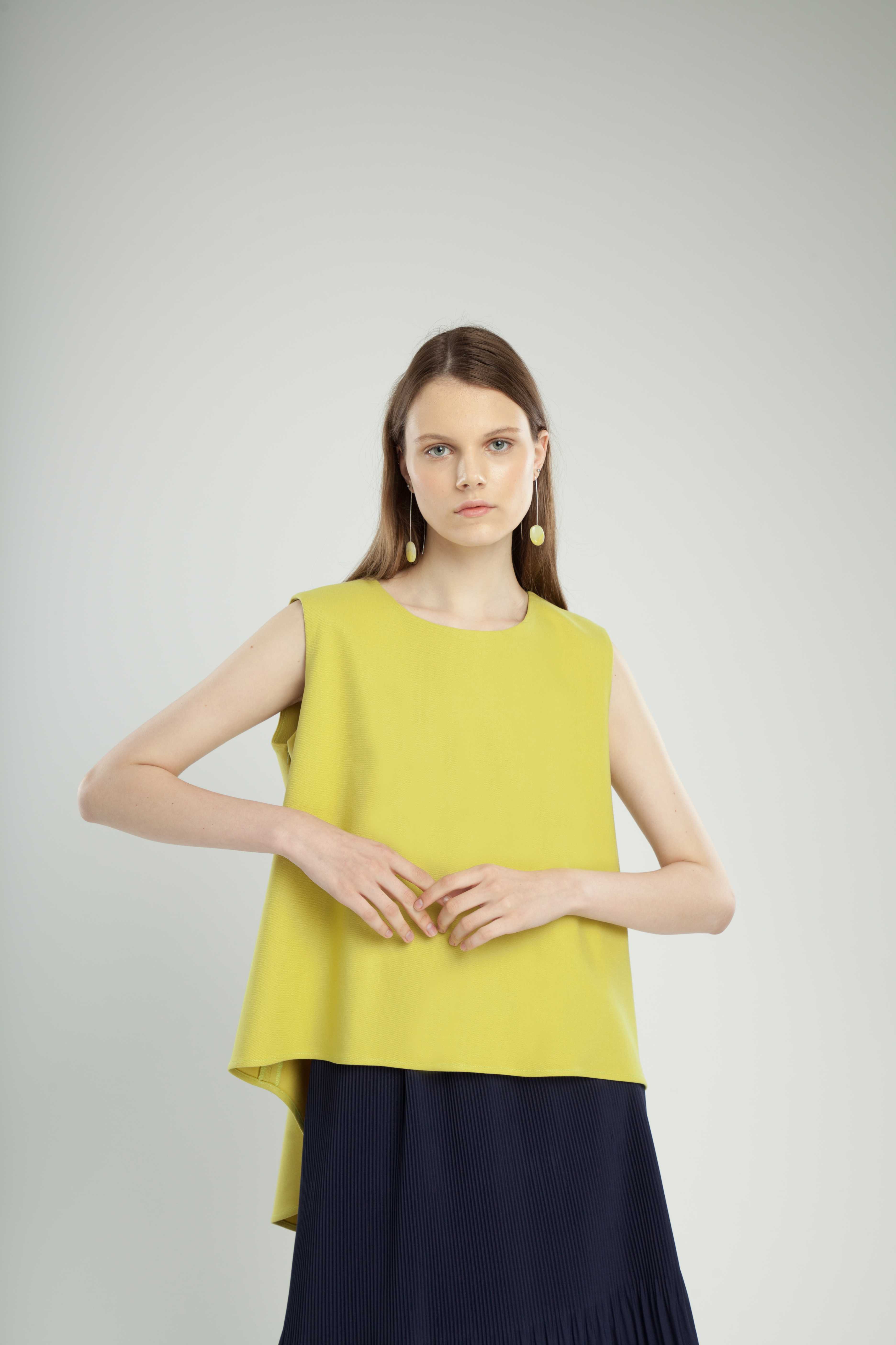 QueenCows เสื้อให้นม Ayn Solid Arm Vest (Lime)