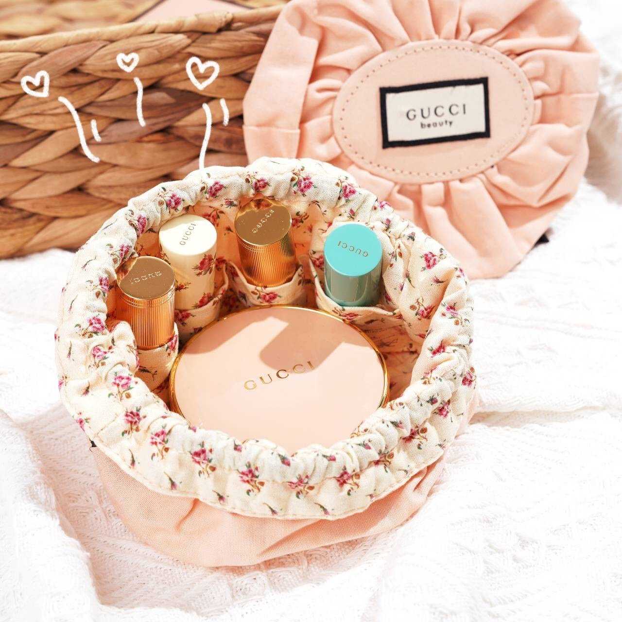 กระเป๋าเครื่องสำอาง Gucci Beauty Makeup Bag  ( Floral Small Pouch )  ทรงกลม