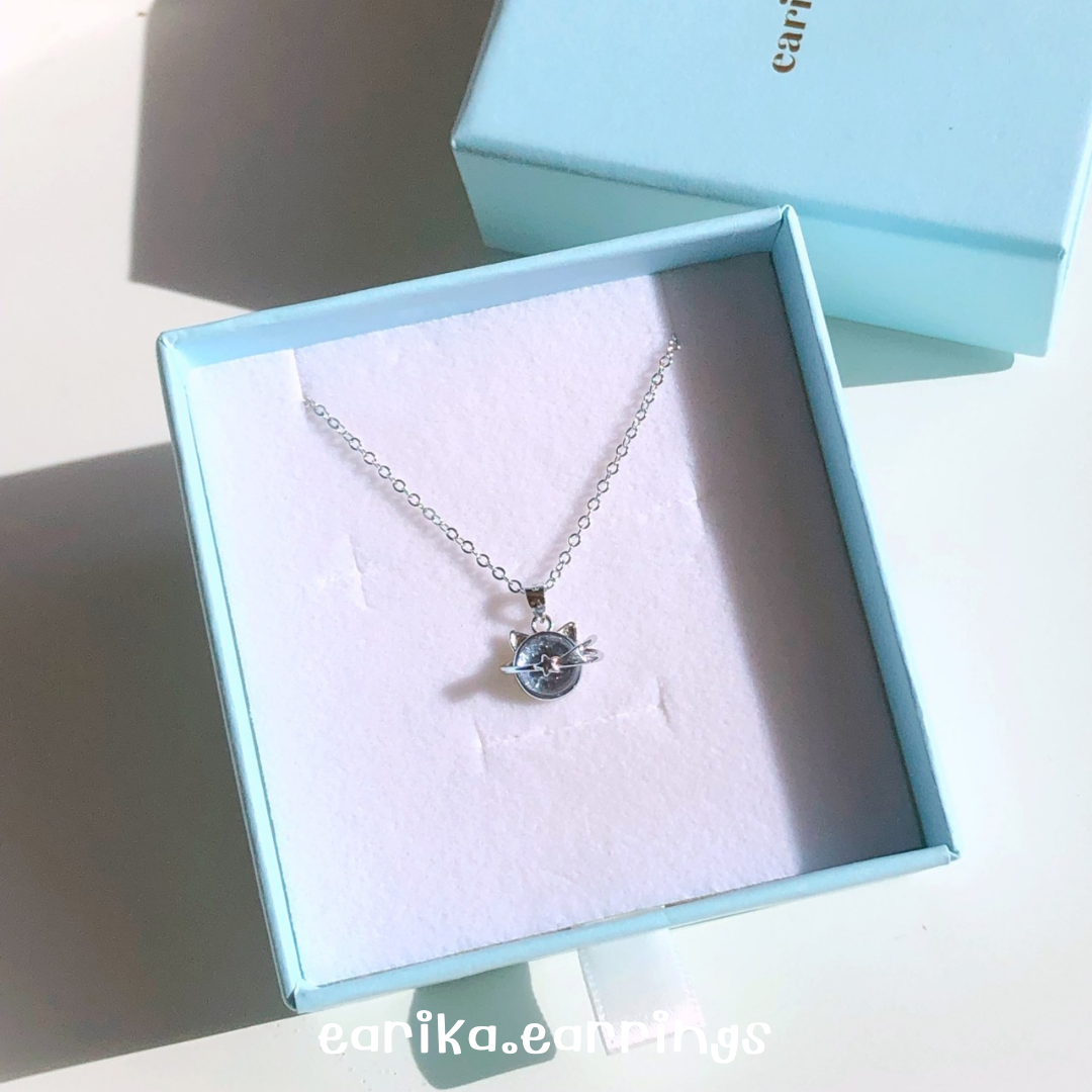 earika.earrings - sky caturn necklace สร้อยคอจี้น้องแมวอวกาศ S92.5 ปรับขนาดได้
