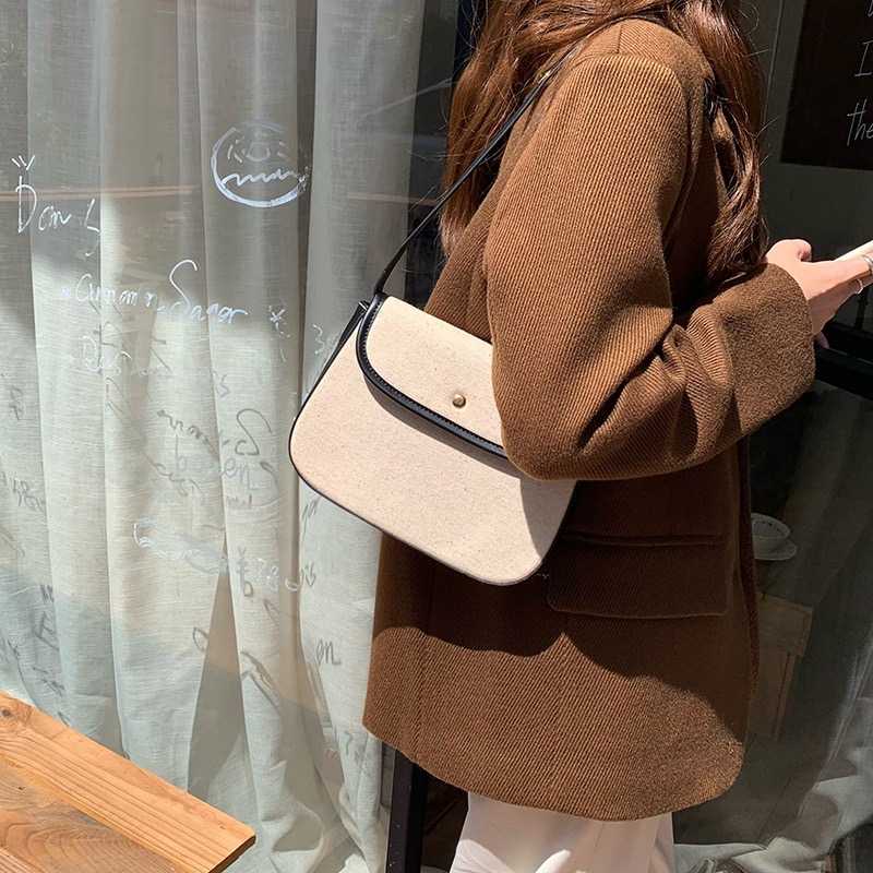 [PRE-ORDER] กระเป๋าผ้าแคนวาส ขอบ+ด้านในเป็น PU งานดี มีสายยาวปรับ+สะพายข้างได้ | QB014