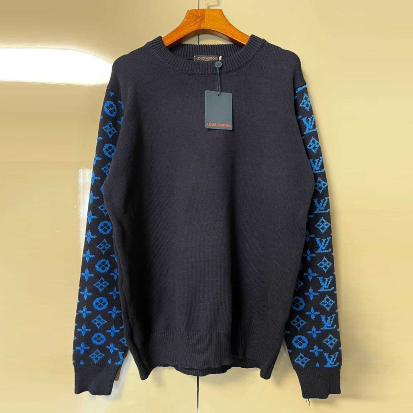 LOUIS VUITTON BLUE NAVY TWO-TONED MONOGRAM SLEEVES WOOL AND CASHMERE CREW NECK SWEATER สเวตเตอร์