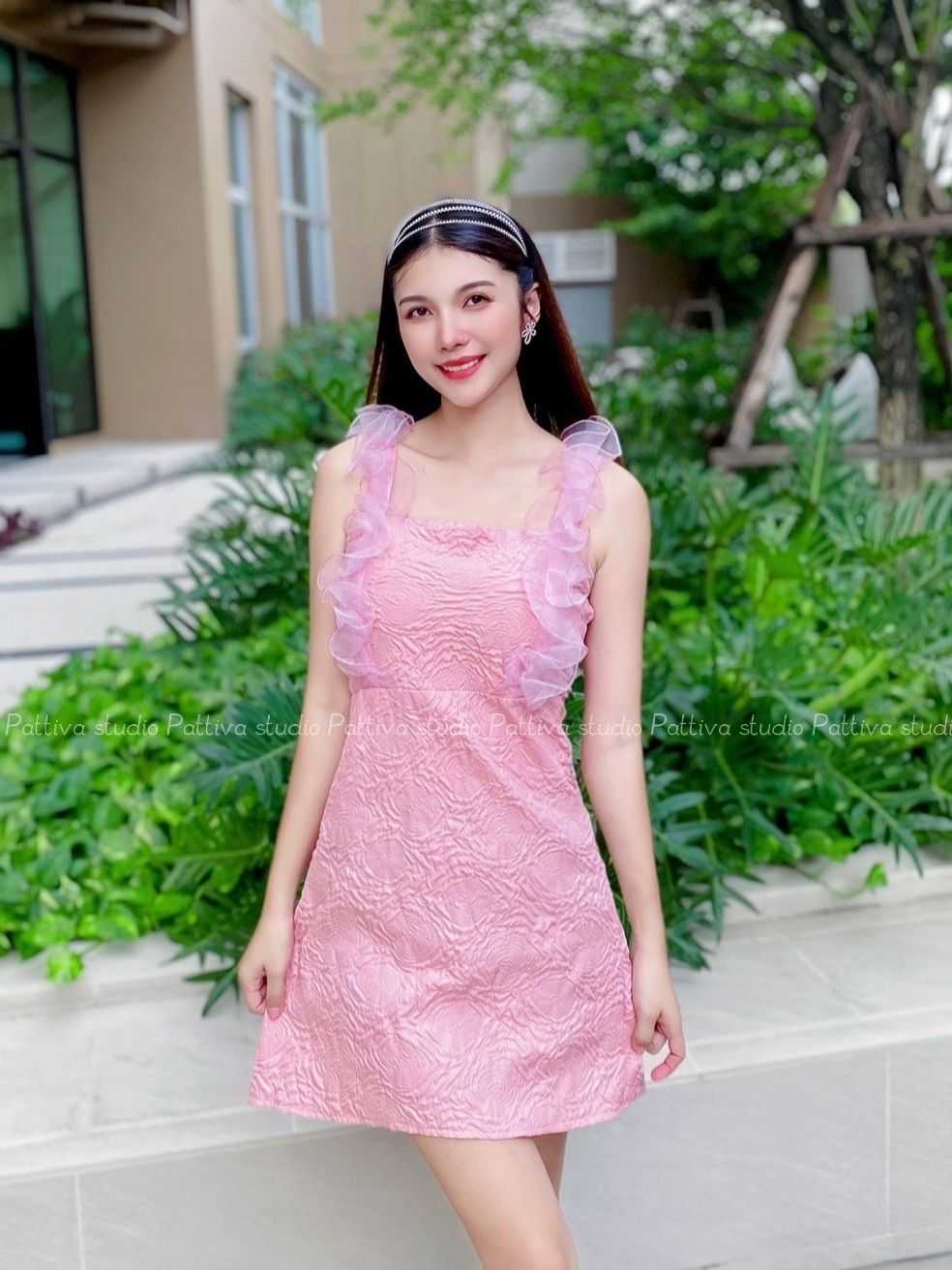 Dolly MyAp'sy Dress#1P32 ชุดเดรสสายเดี่ยวใช้ลูกไม้ผ้าแก้วแต่งสายค๊า ด้านหลังมีซิปซ่อน เป็นสม็อคนะค๊า