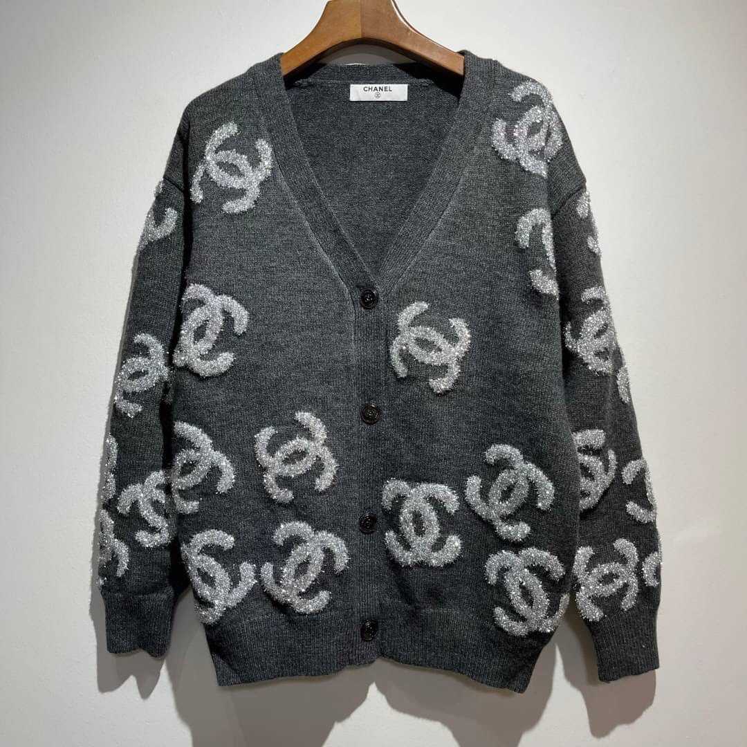 CHANEL METIERS D'ART RUNWAY CC LOGO GLITTERED CASHMERE DARK GREY & SILVER CARDIGAN