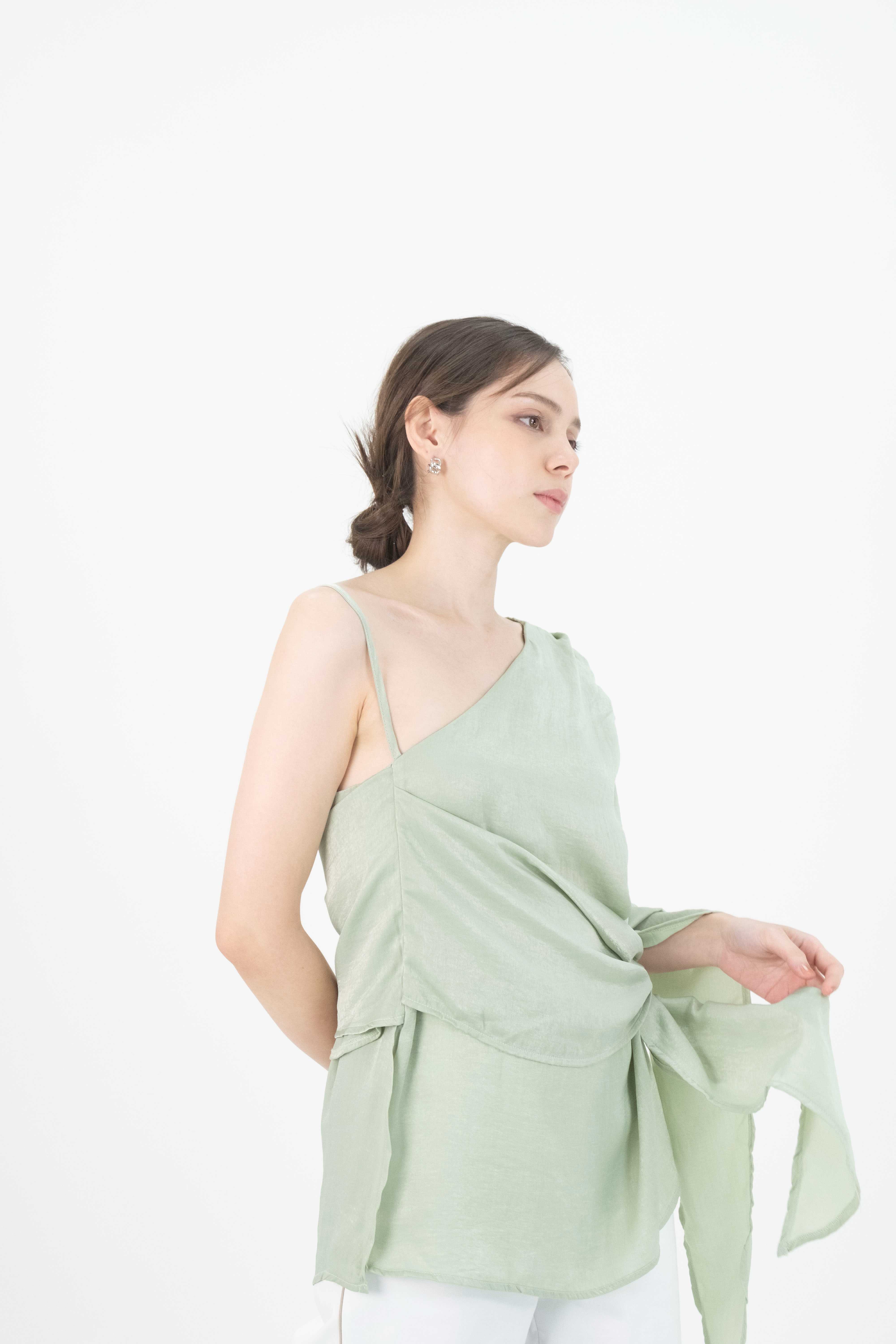 QueenCows เสื้อให้นม Shojo One Shoulder (Pistachio)