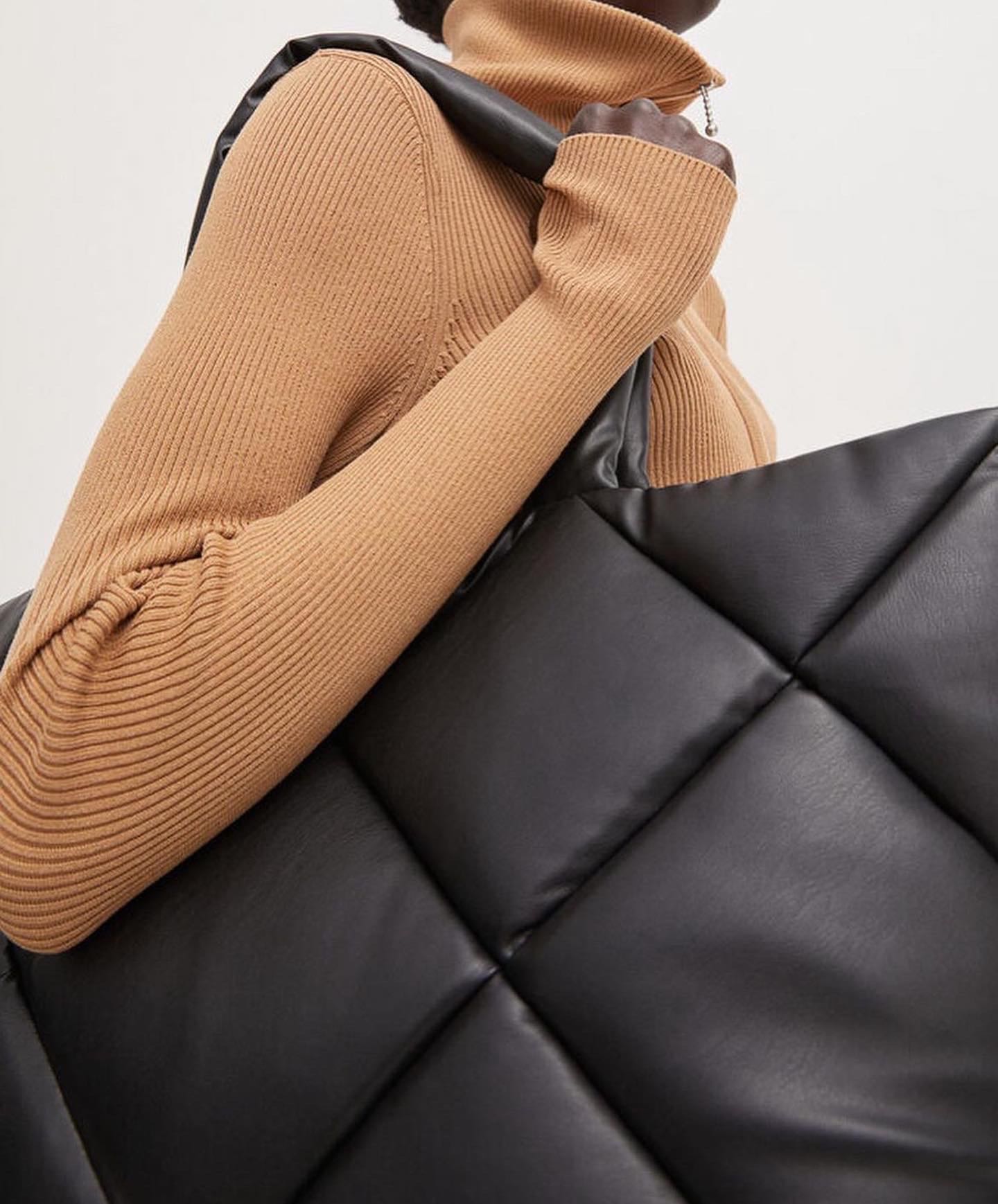 HM QUILTED SHOPPER - Black