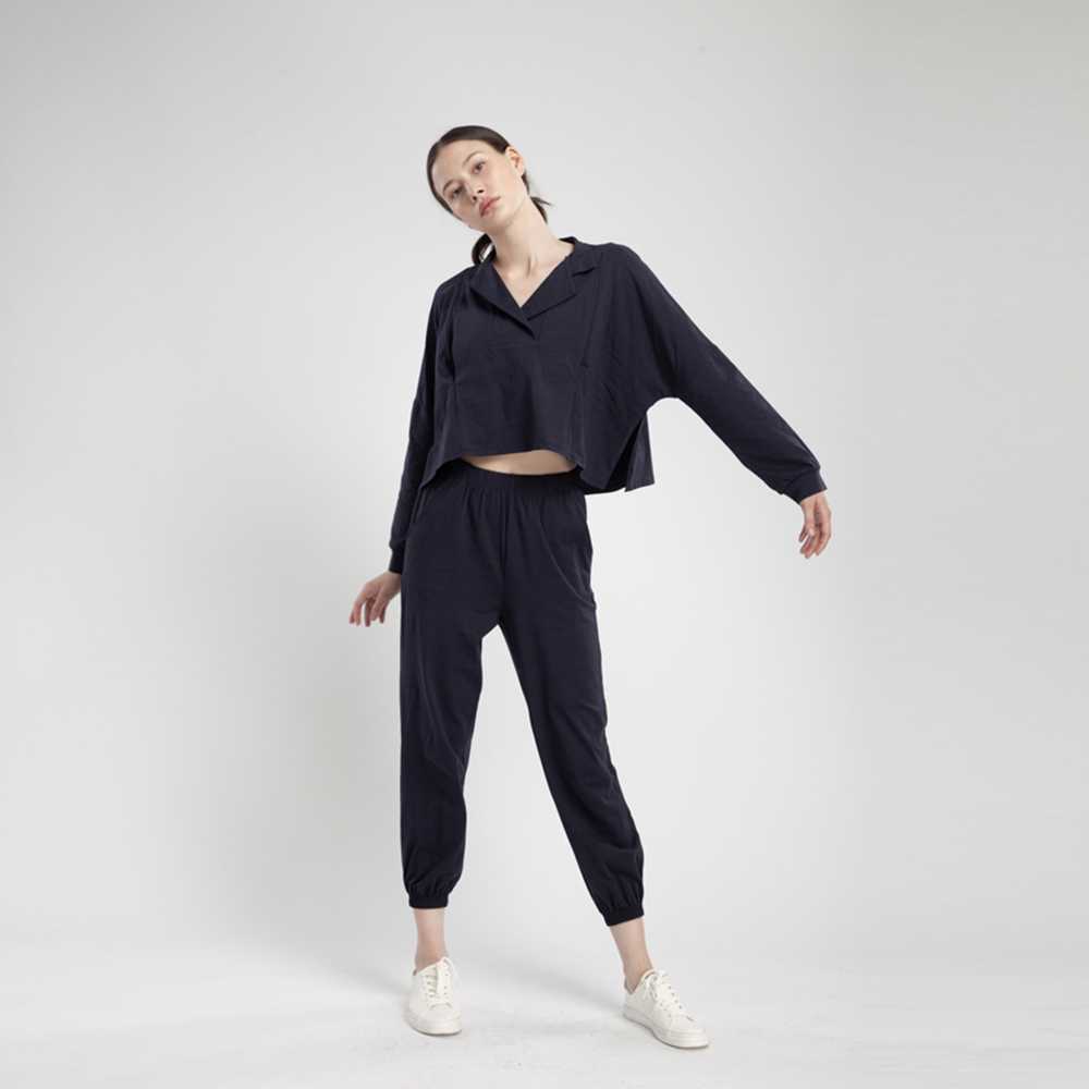 QueenCows ชุดเซ็ตให้นม Joha Jogger Set (Navy)