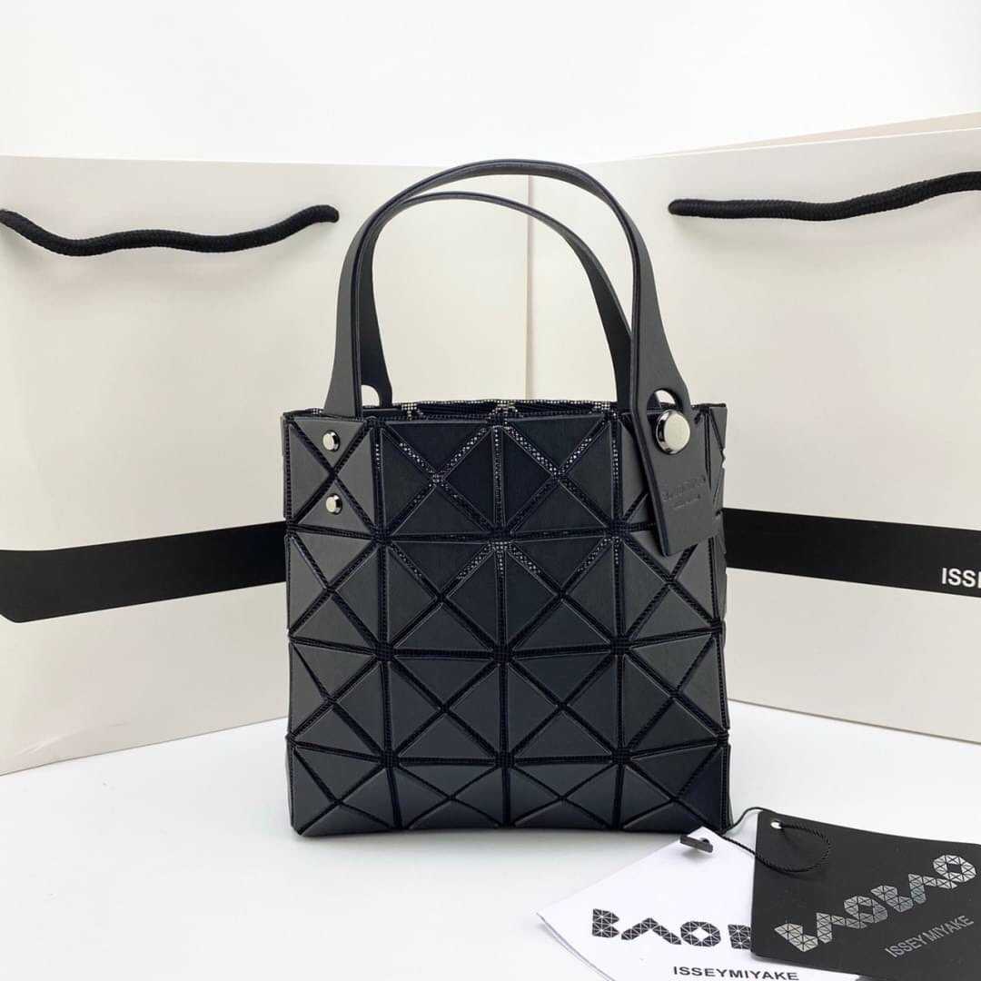 BAO BAO ISSEY MIYAKE LUCENT BOXY MINI TOTE BAG กระเป๋าบาวบาว อิซเซ่ มิยาเกะ