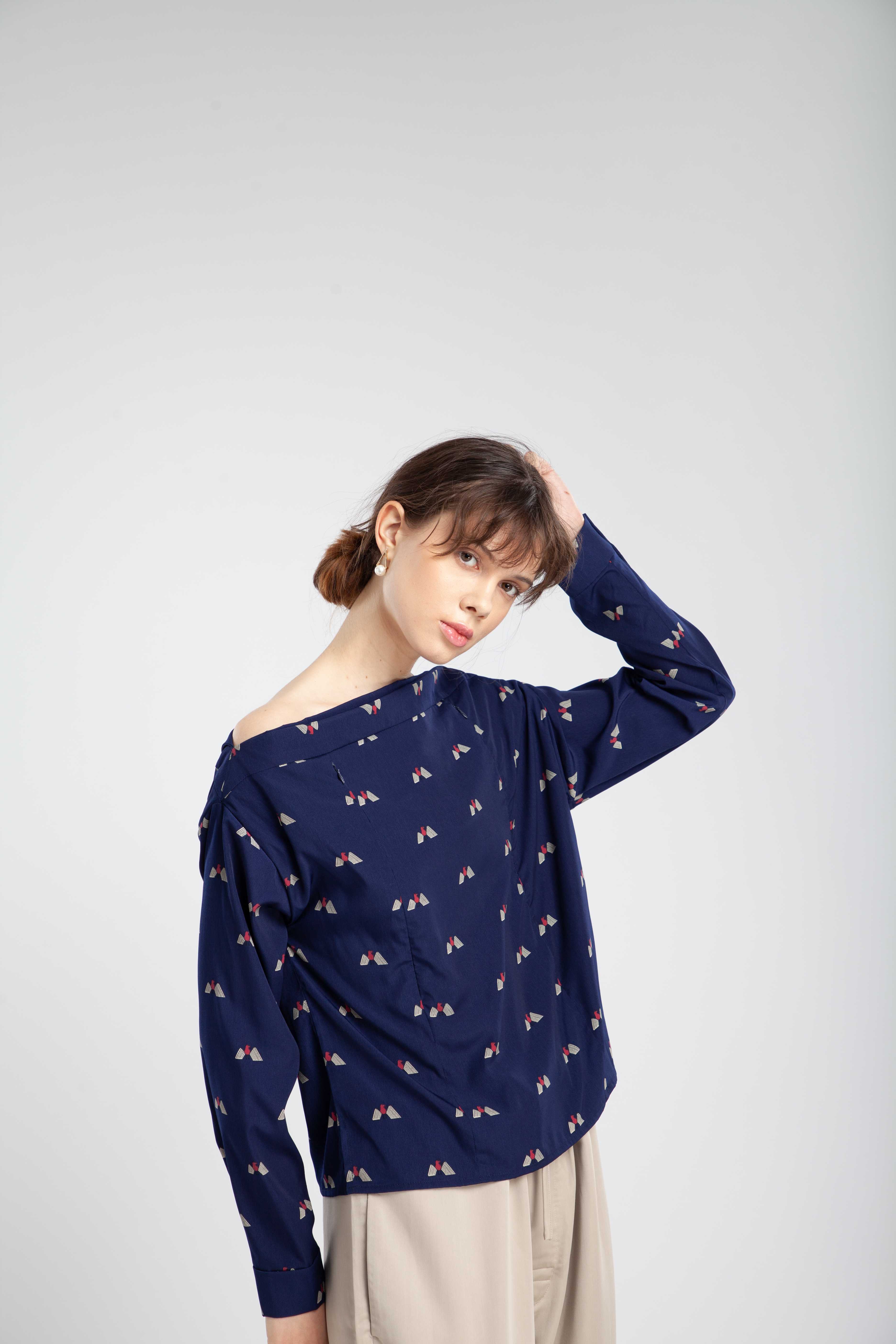 QueenCows เสื้อให้นม Milada Printed Long Sleeve (Navy)