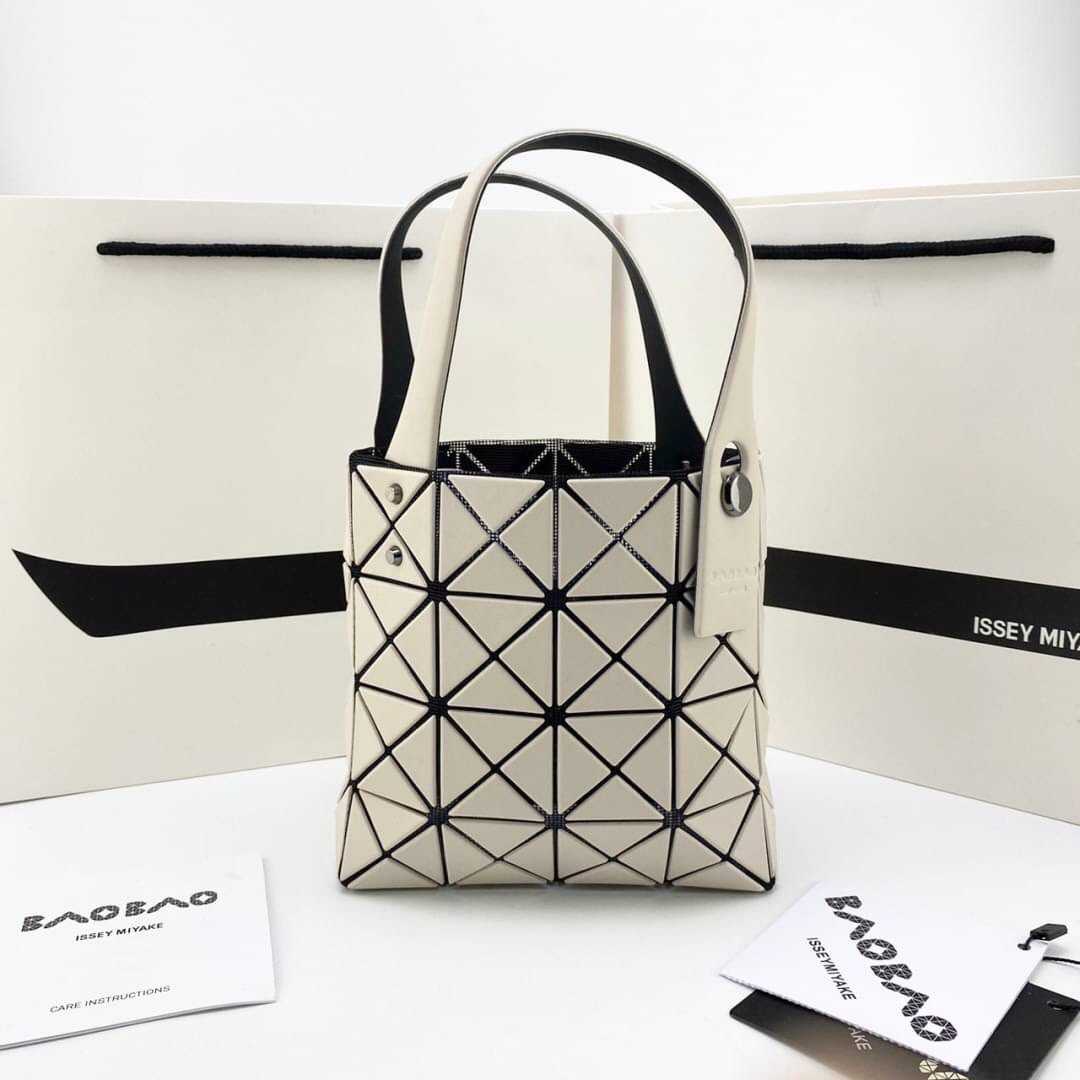 BAO BAO ISSEY MIYAKE LUCENT BOXY MINI TOTE BAG กระเป๋าบาวบาว อิซเซ่ มิยาเกะ
