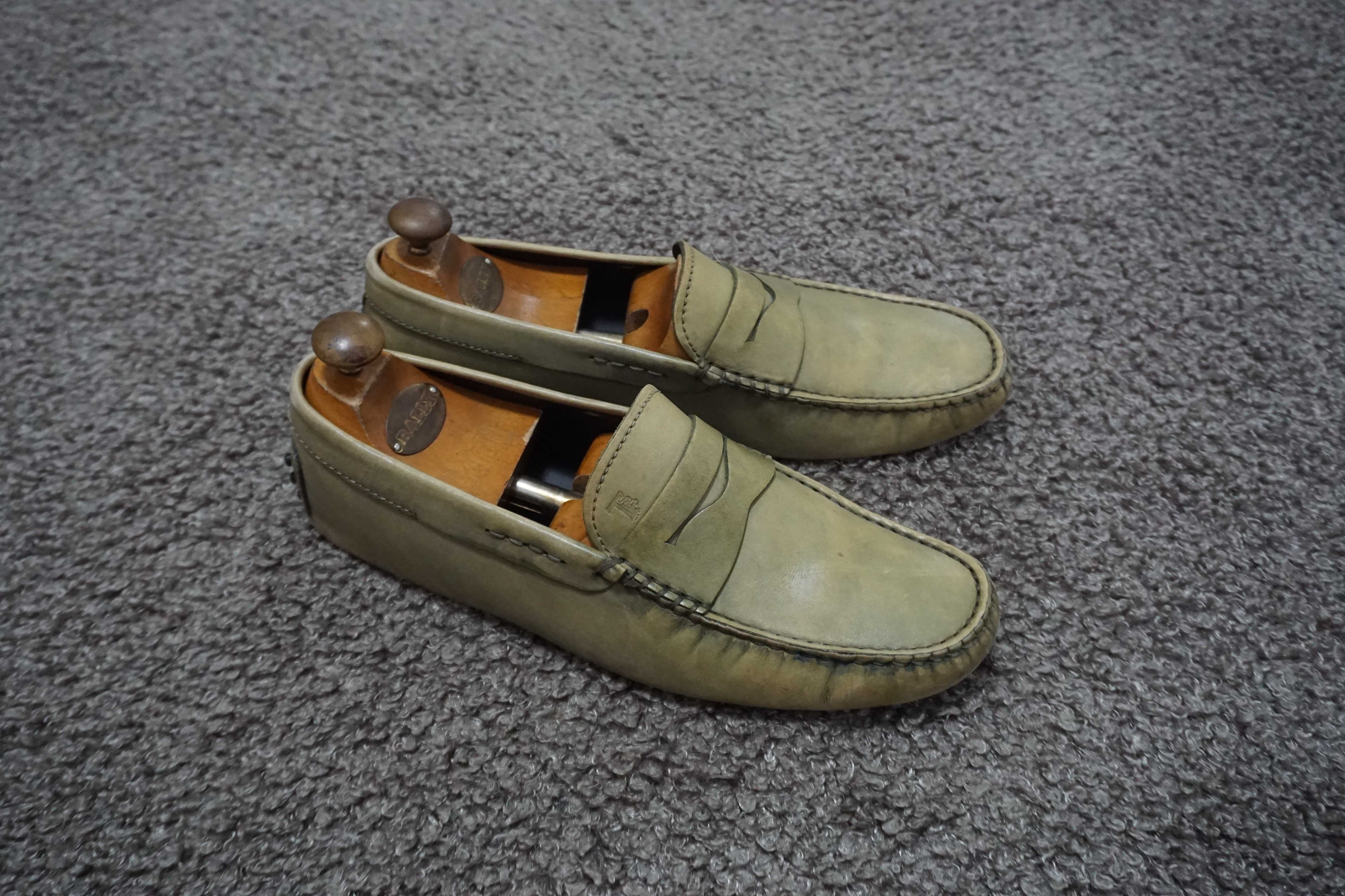 TOD'S Gommino Driving Shoes size 6